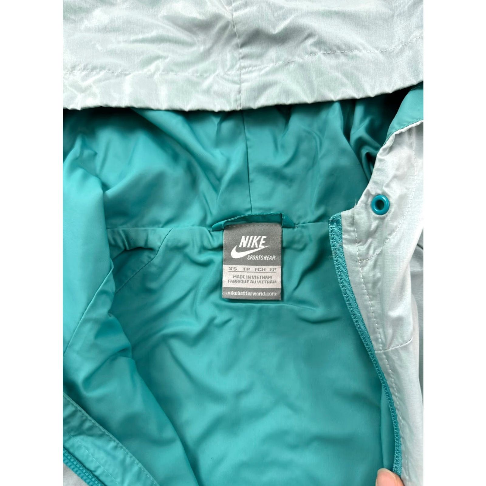 Nike Nike Jacket Women’s XS Mint Grey Full Zip Windbreaker Nike Dri-FIT Windbreaker XS Women Grey Mint Full Zip Nike Jacket Size XS / US 0-2 / IT 36-38 - 5 Thumbnail