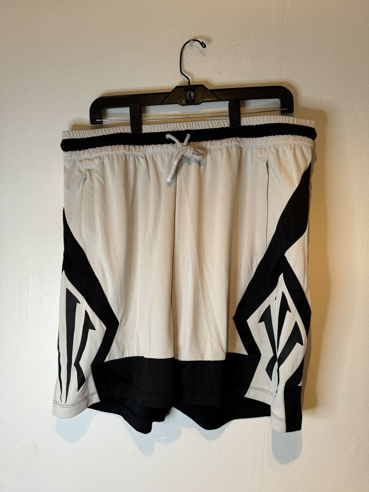 Other Anta Basketball Shorts Kyrie Irving New Size XL Size US 32 / EU 48 - 1 Thumbnail