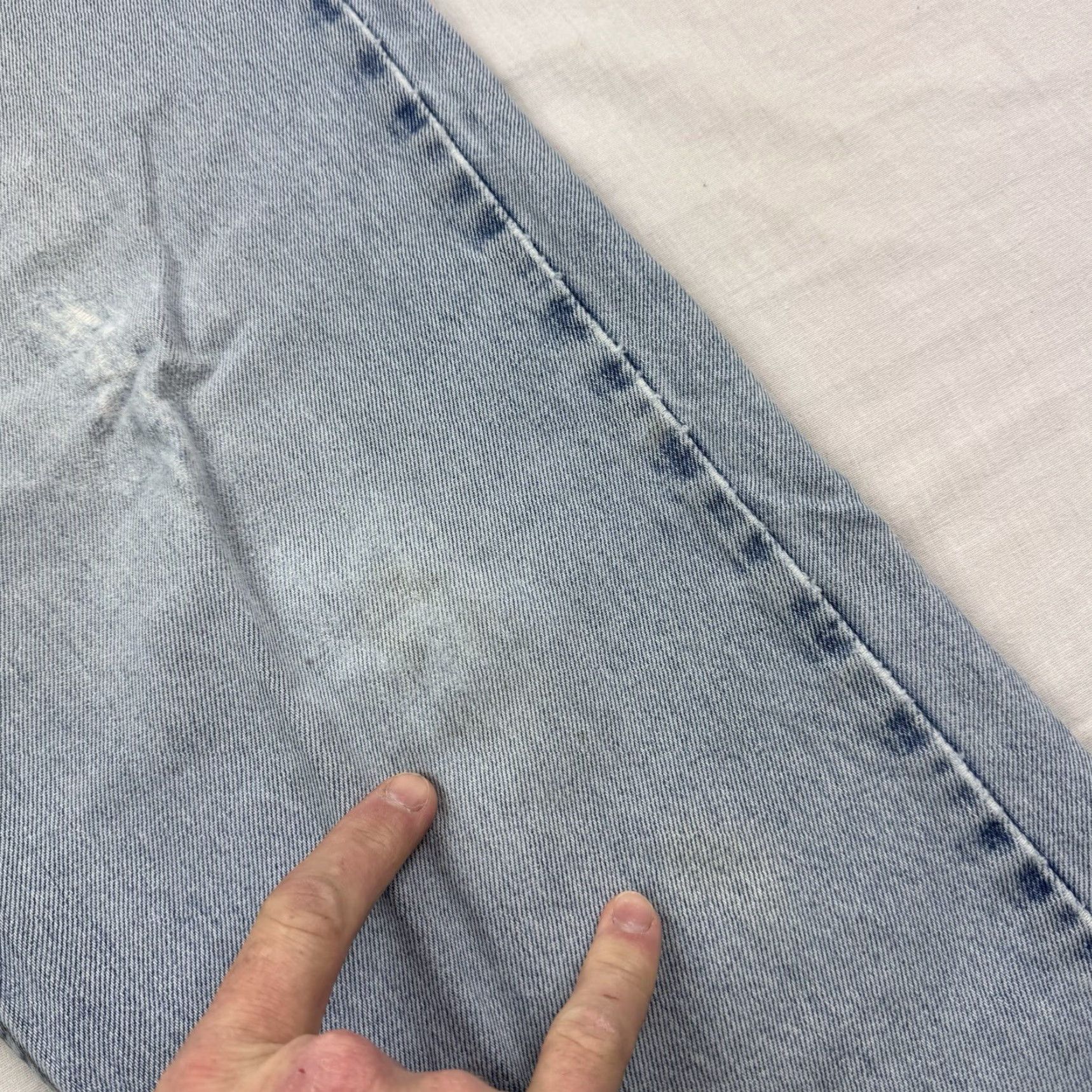 Levi's VINTAGE Levi's 560 Jeans Men 34x32 Loose Fit Tapered Leg 90s Thrashed Worn Blue Mens Size US 34 / EU 50 - 4 Thumbnail