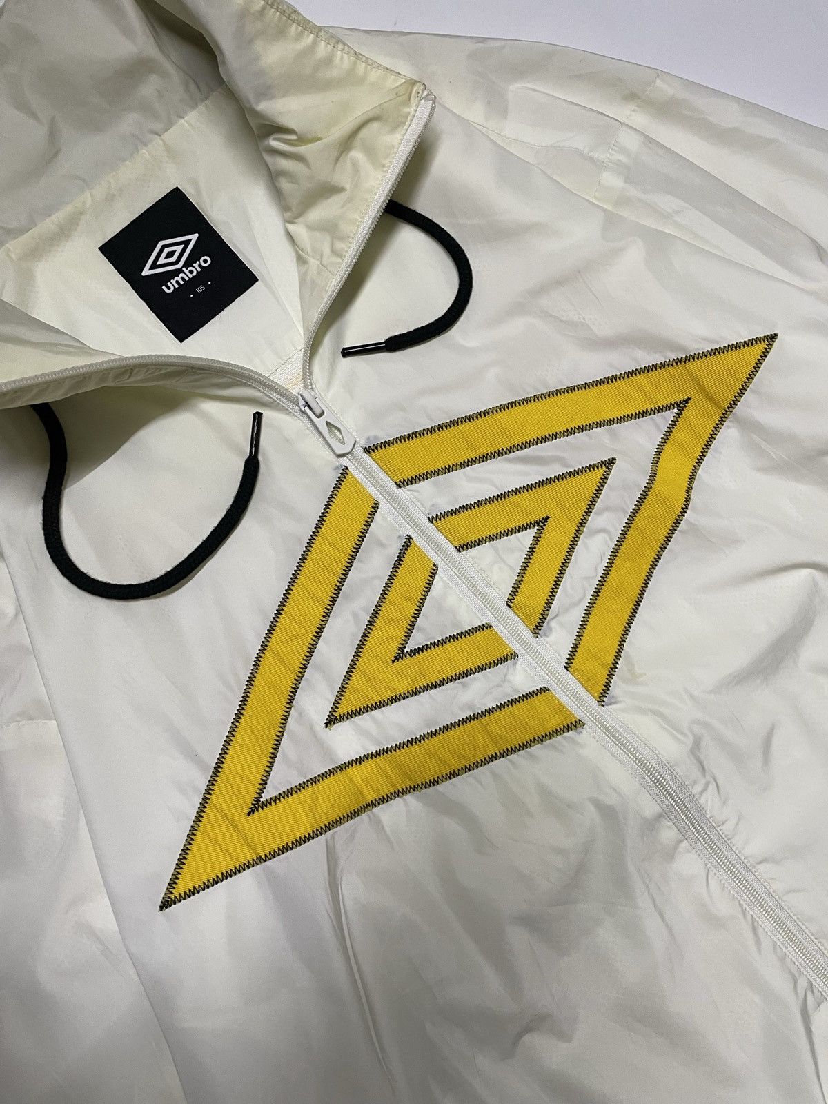 Umbro Umbro Embroidered Biglogo Sportwear Windbreaker jaket Size US XL / EU 56 / 4 - 2 Thumbnail