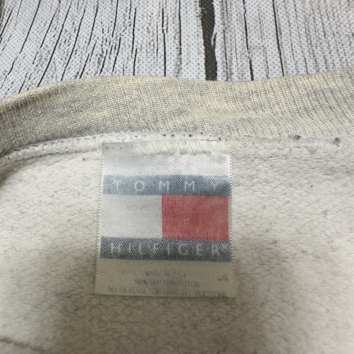 Tommy Hilfiger × Vintage Vintage Tommy Hilfiger sweatshirt Size US L / EU 52-54 / 3 - 5 Thumbnail