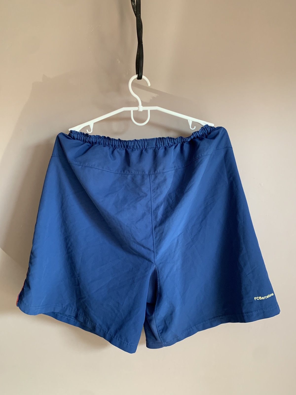 Vintage FC Barcelona 2005 2006 vintage Nike soccer football shorts Size US 34 / EU 50 - 2 Thumbnail