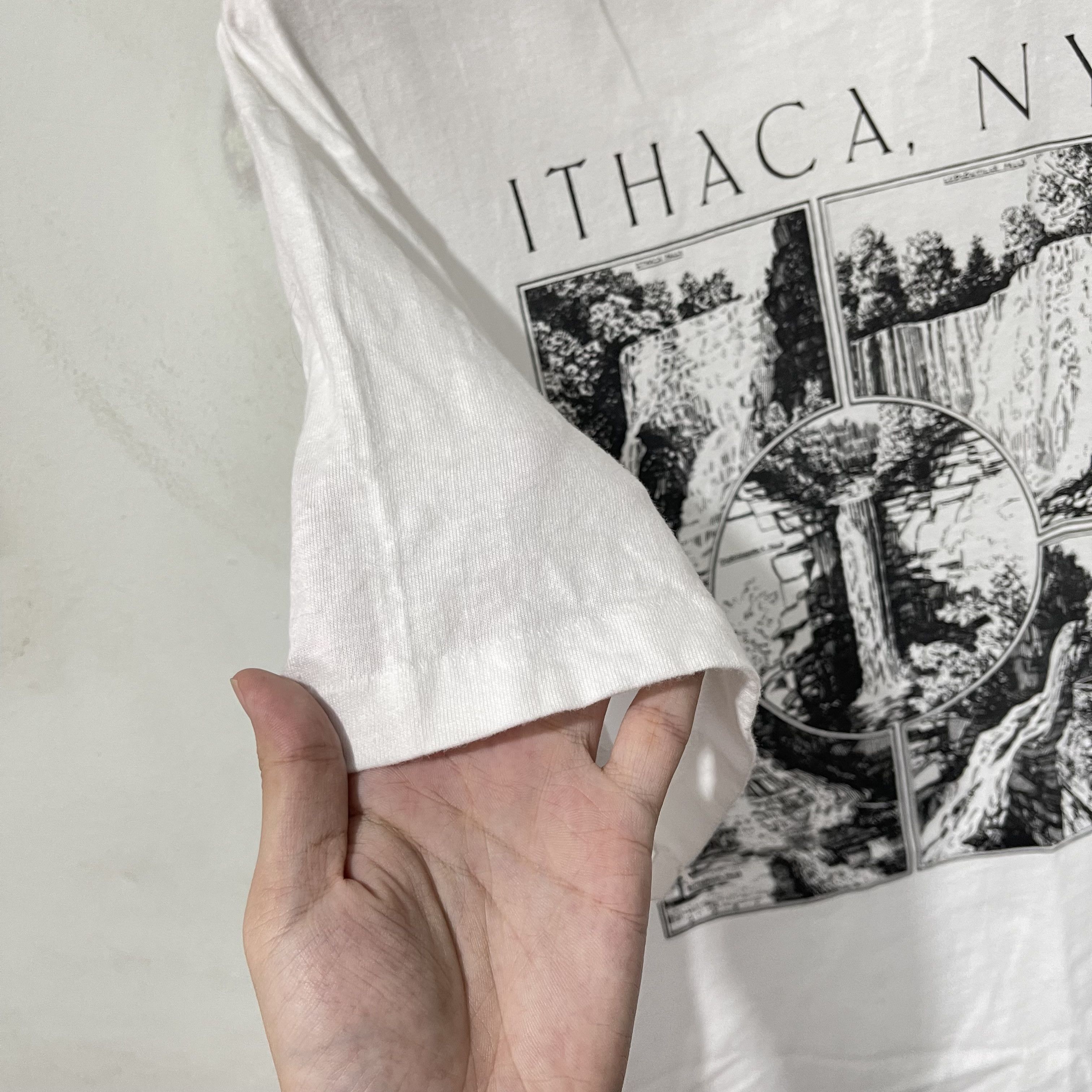 Vintage Vintage 90s Ithaca NY Waterfall T-Shirt Size US L / EU 52-54 / 3 - 5 Thumbnail