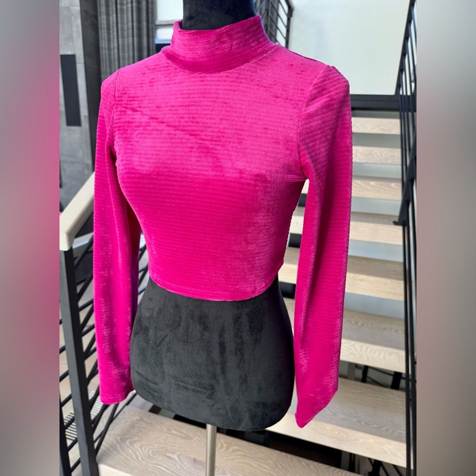 Other New Y2K velvet Chic Fuchsia long sleeve crop top size XS Size XS / US 0-2 / IT 36-38 - 5 Thumbnail