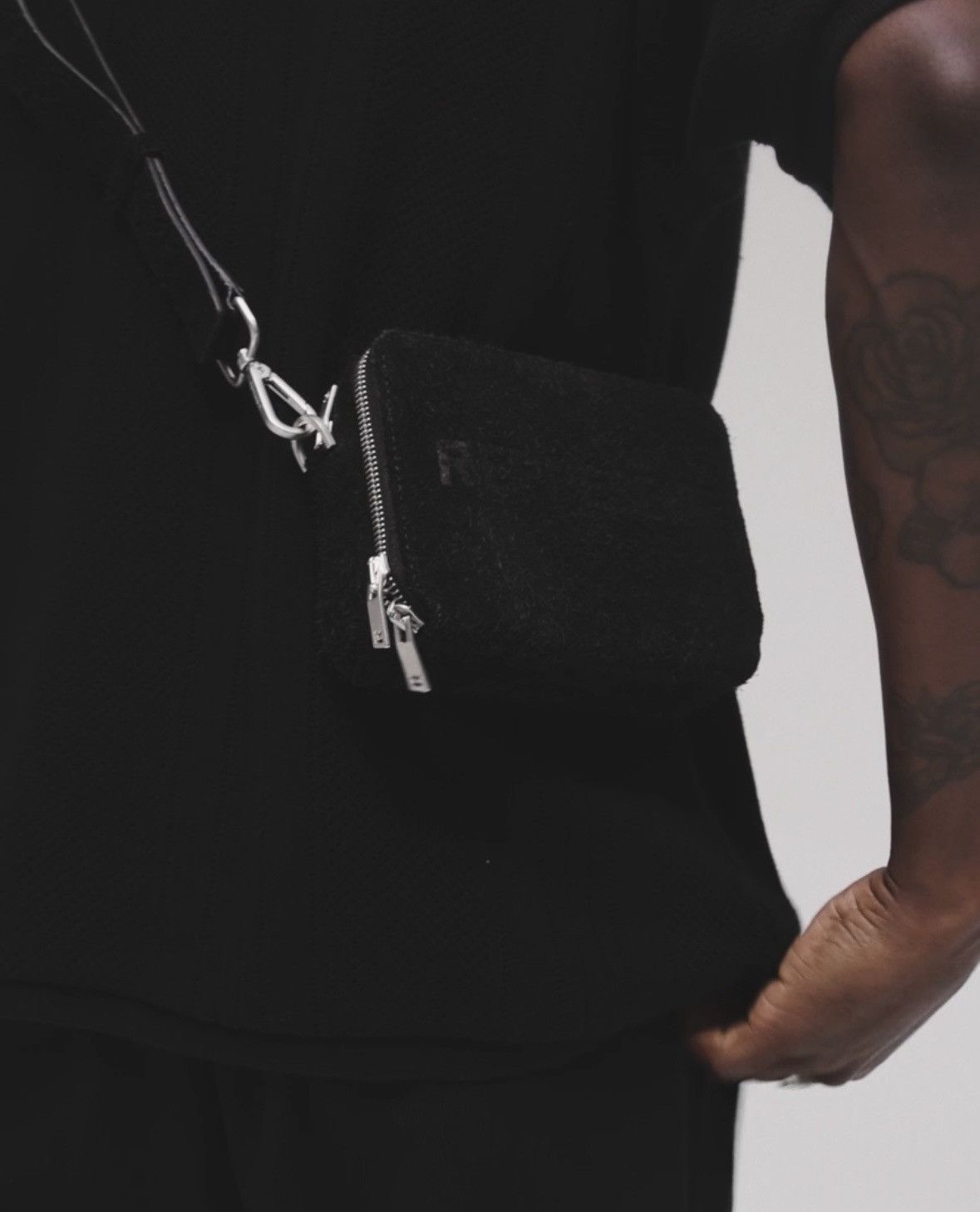 Designer × Represent Clo. REPRESENT HAIRY SUEDE CAMERA BAG Size ONE SIZE - 10 Thumbnail