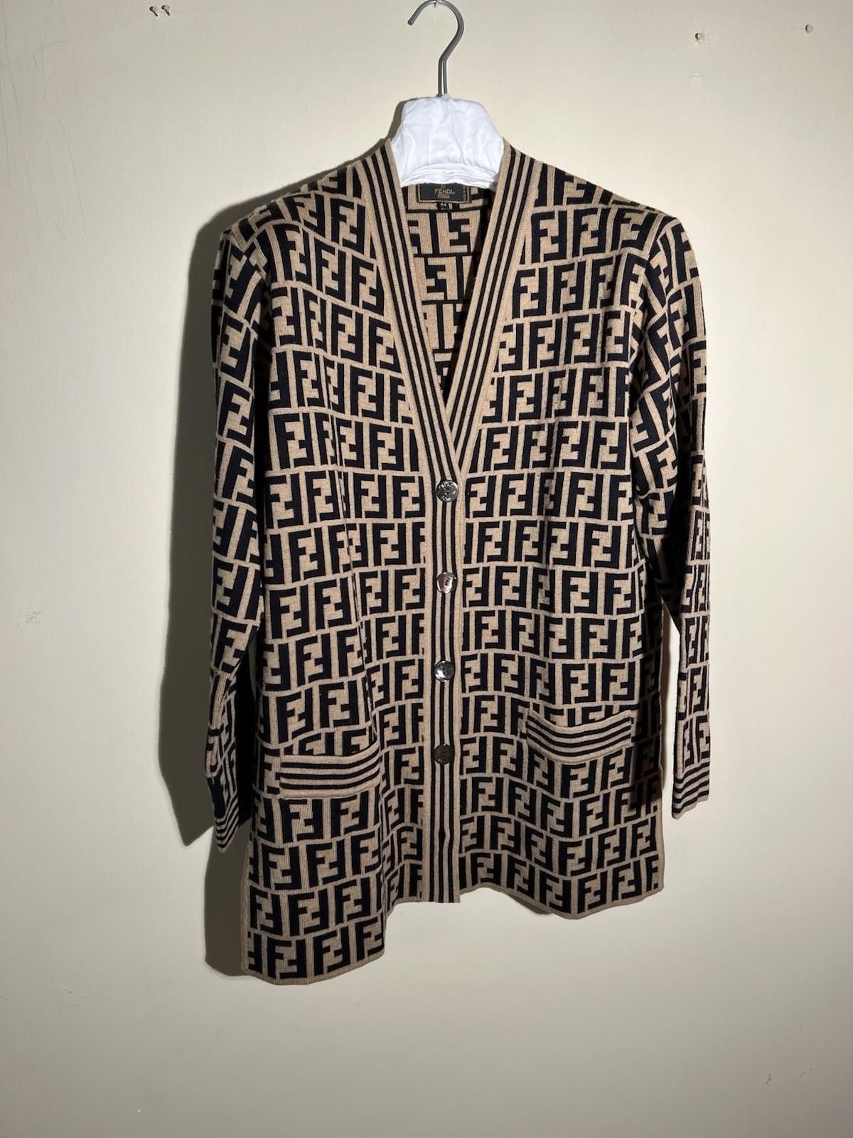 Fendi Fendi FF Logo Cardigan Sweater Wool Size 44 Size US M / EU 48-50 / 2 - 3 Thumbnail