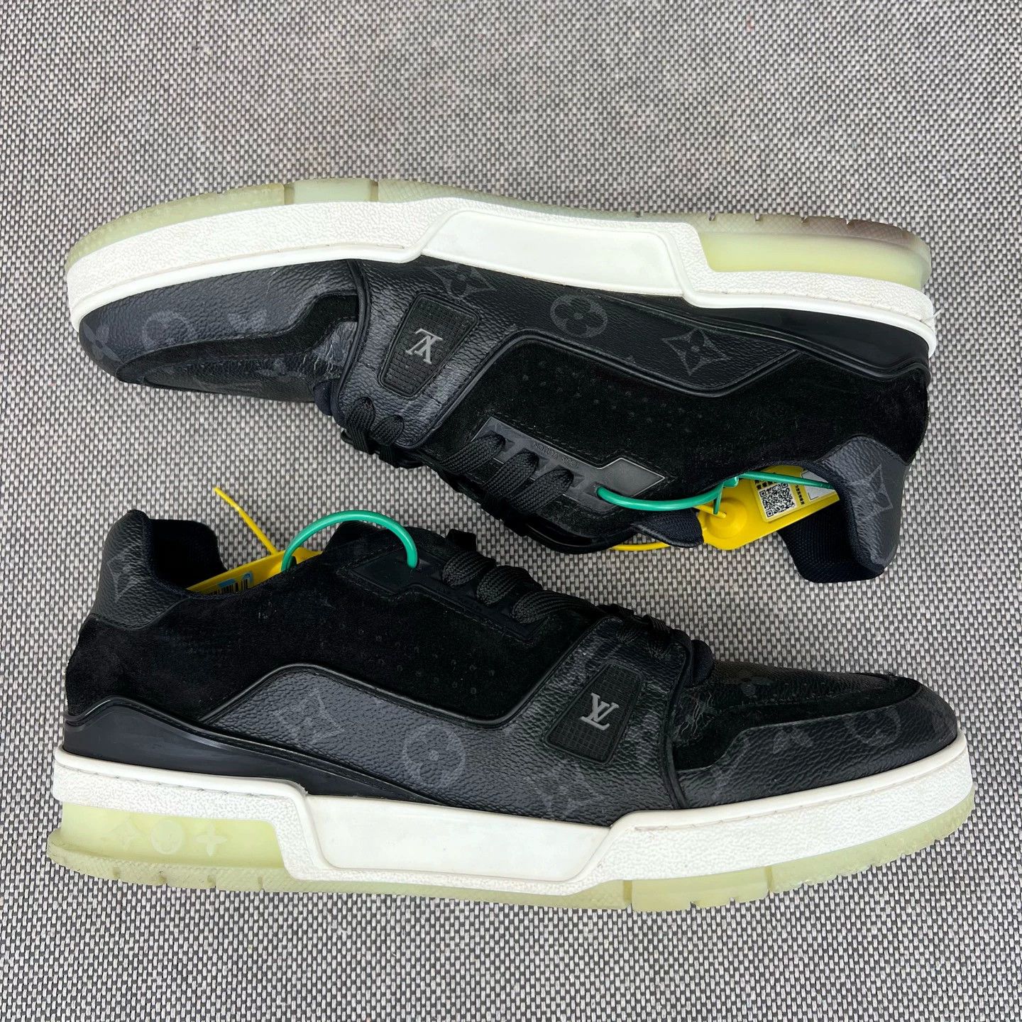 Louis Vuitton LV Trainer Black Monogram Size 9 (43) Used Size US 9 / EU 42 - 7 Thumbnail