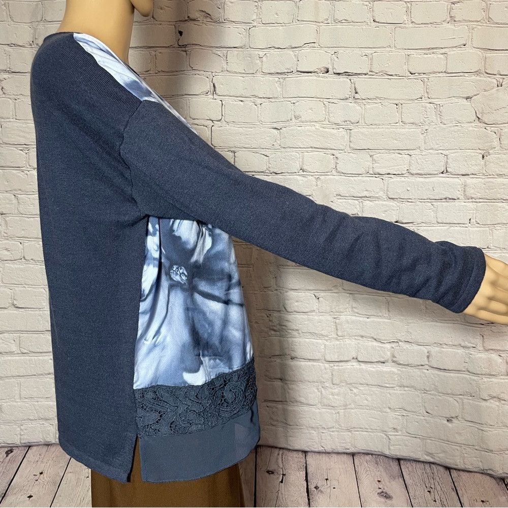 Chicos Chico's Blue Floral Sweater Size 2 US L Size L / US 10 / IT 46 - 3 Thumbnail