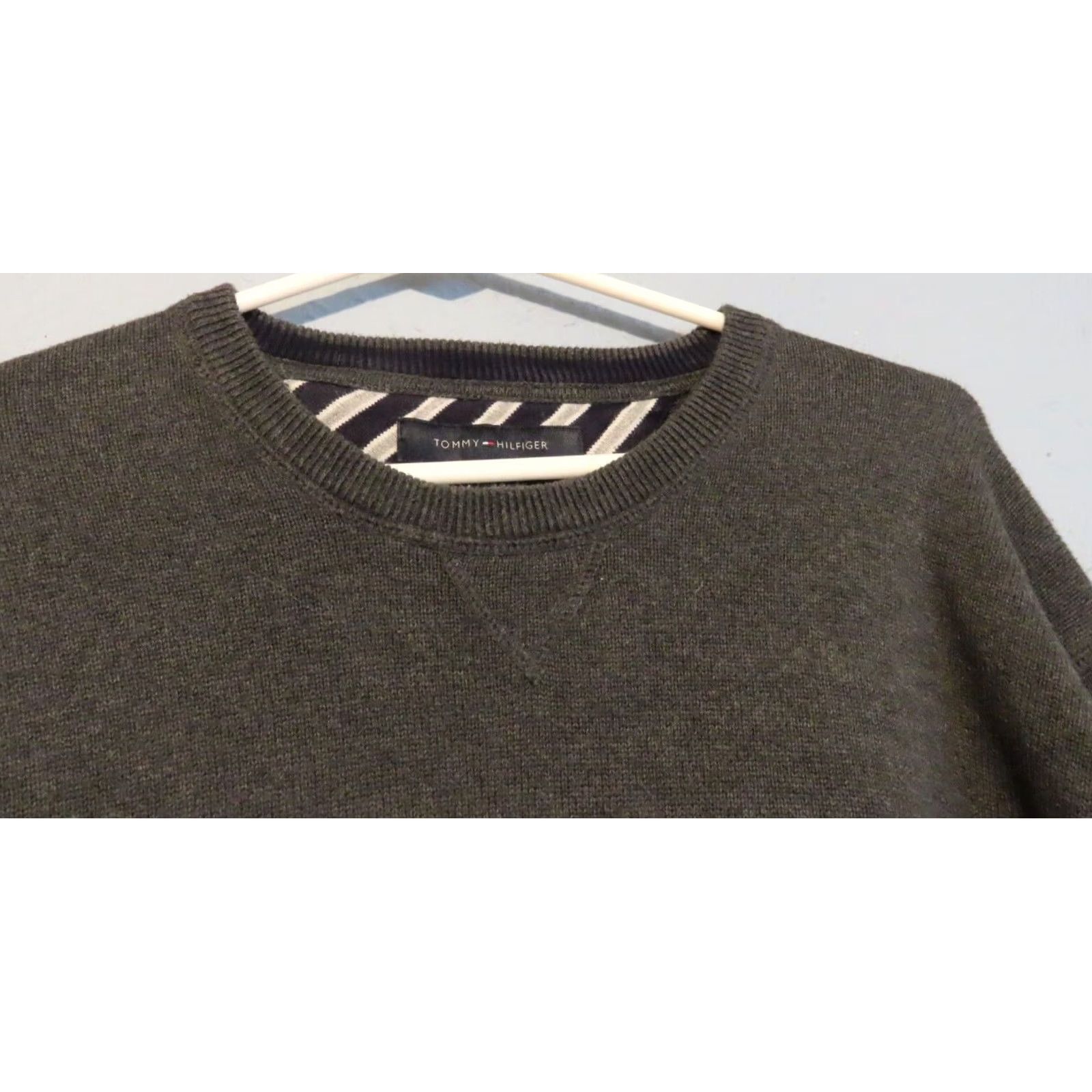 Tommy Hilfiger Tommy Hilfiger Sweater Men L Gray Crew Neck Pullover Solid Winter Crewneck Size L Men XS? Size US L / EU 52-54 / 3 - 4 Thumbnail