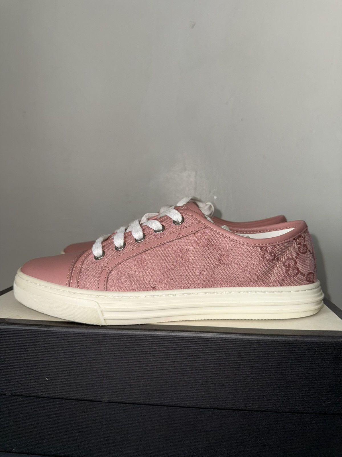 Gucci Gucci Low-top’s (Women’s) Size US 7 / IT 37 - 1 Thumbnail