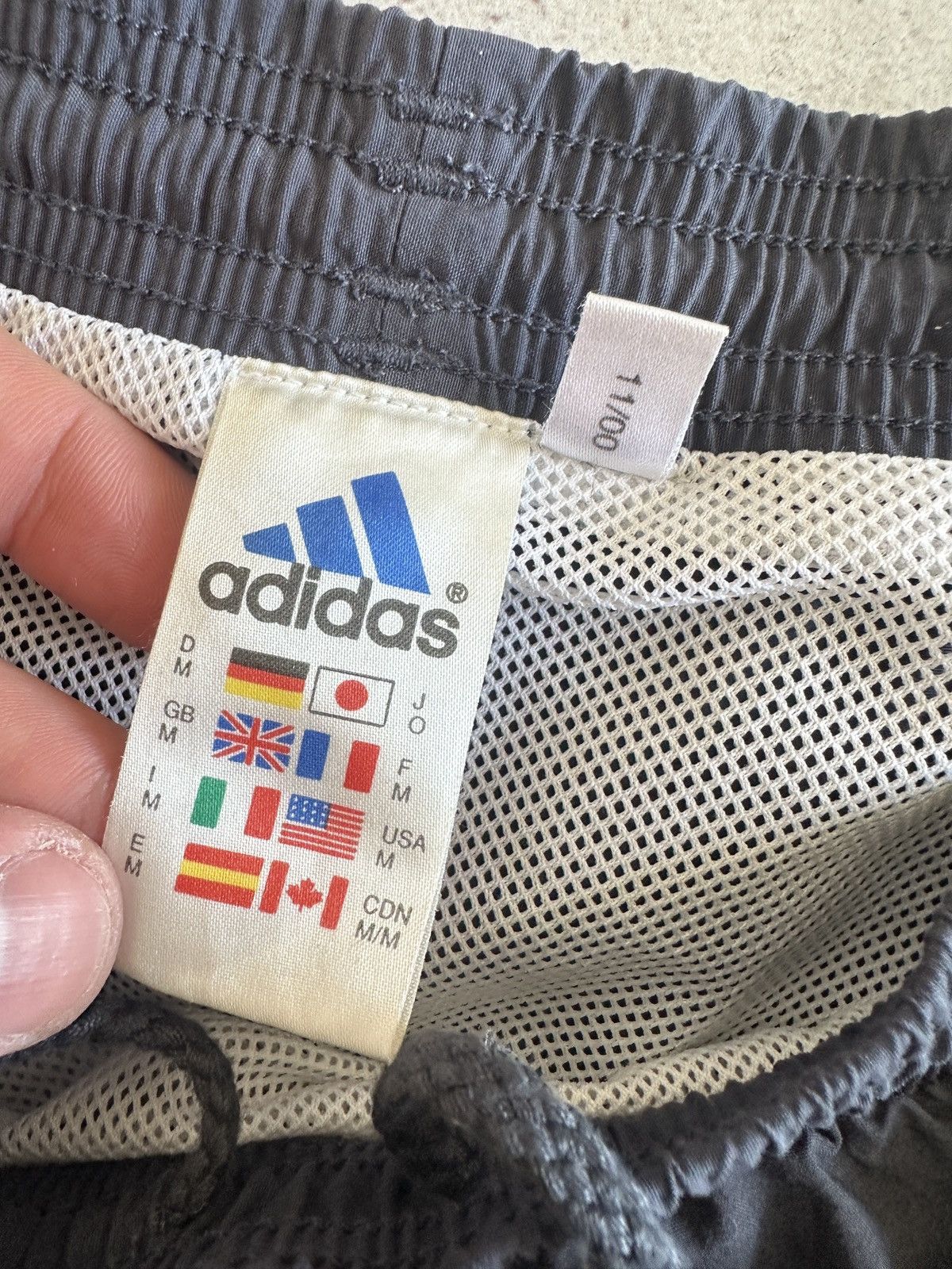 Adidas Vintage Adidas Shorts Size M Size US 32 / EU 48 - 5 Thumbnail