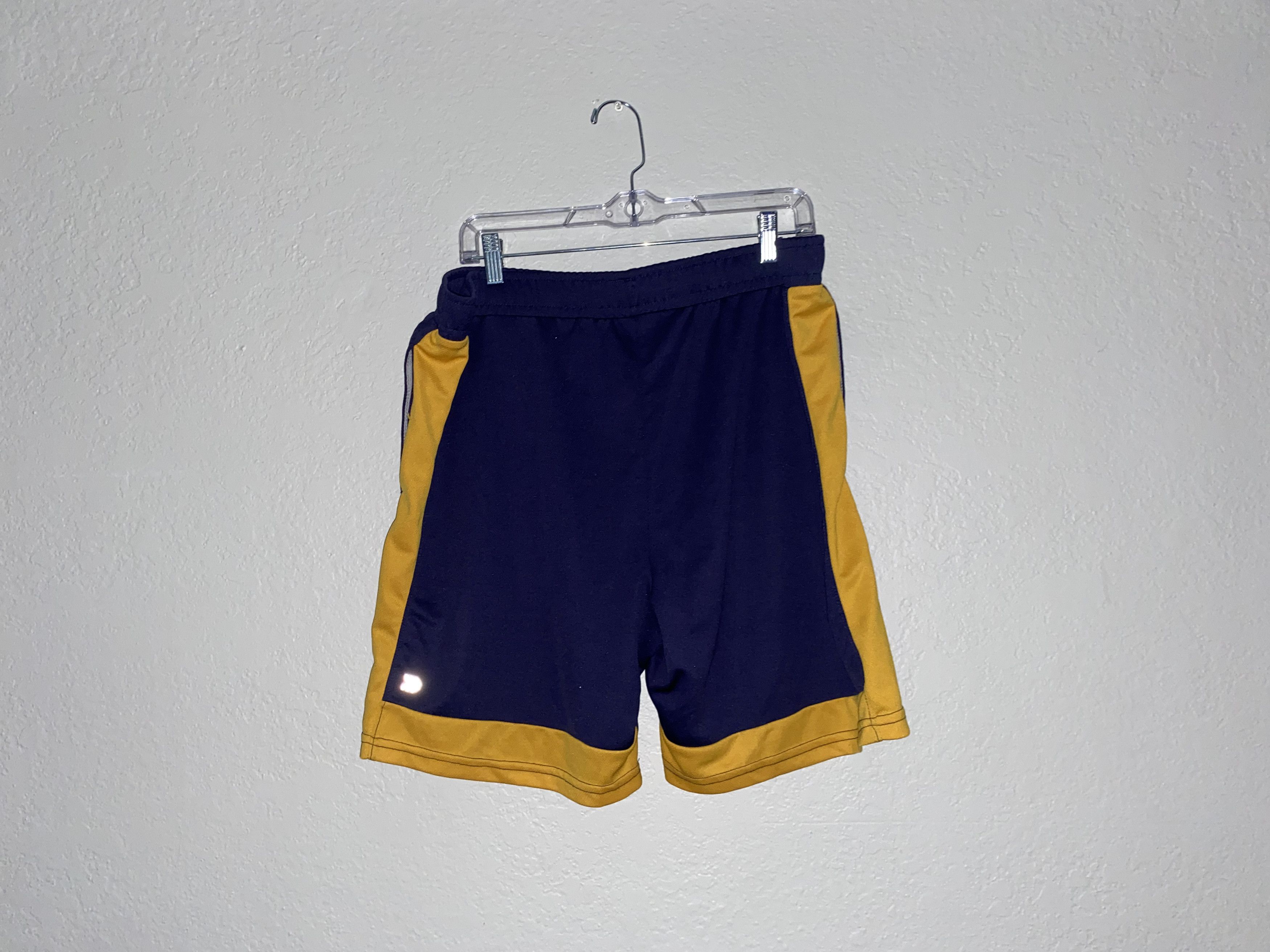Target Basics All In Motion shorts XL gym workout basketball mens Unisex Size US 38 / EU 54 - 3 Thumbnail