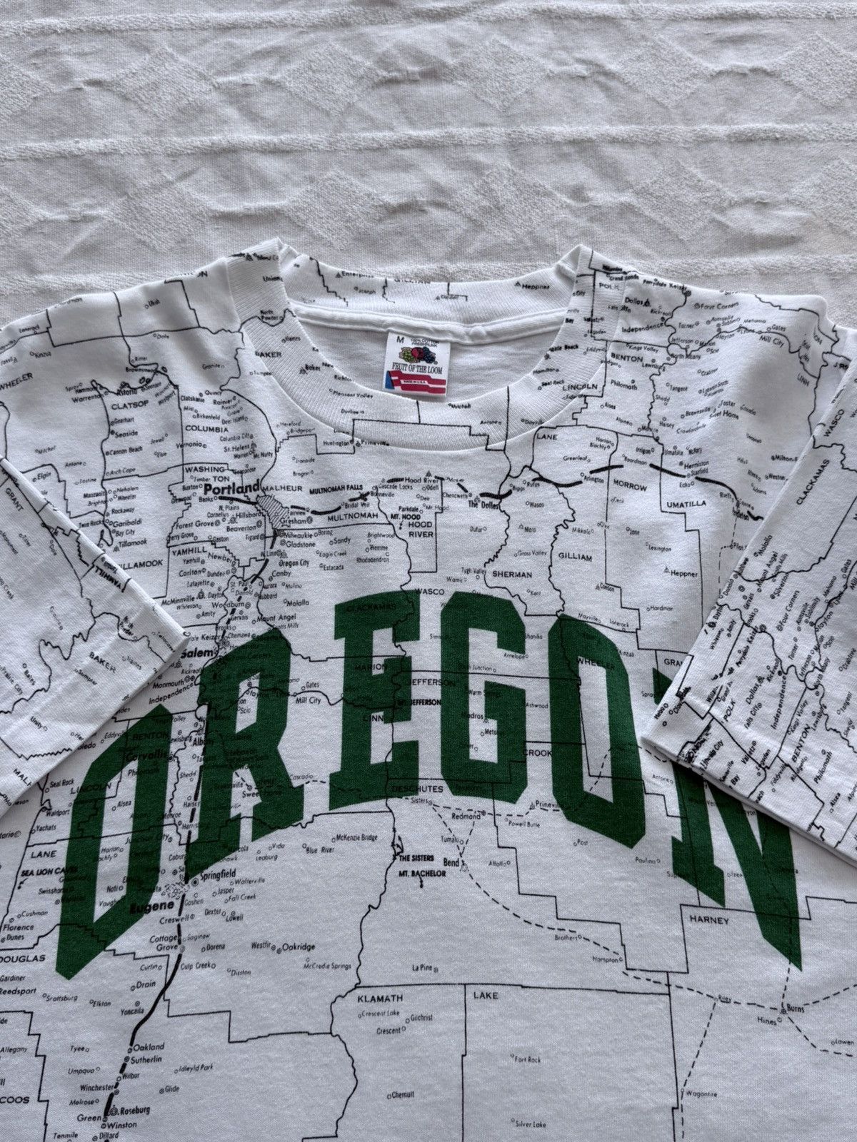 Vintage Vintage 90s Oregon Map AOP T-Shirt Tee Size US M / EU 48-50 / 2 - 2 Thumbnail