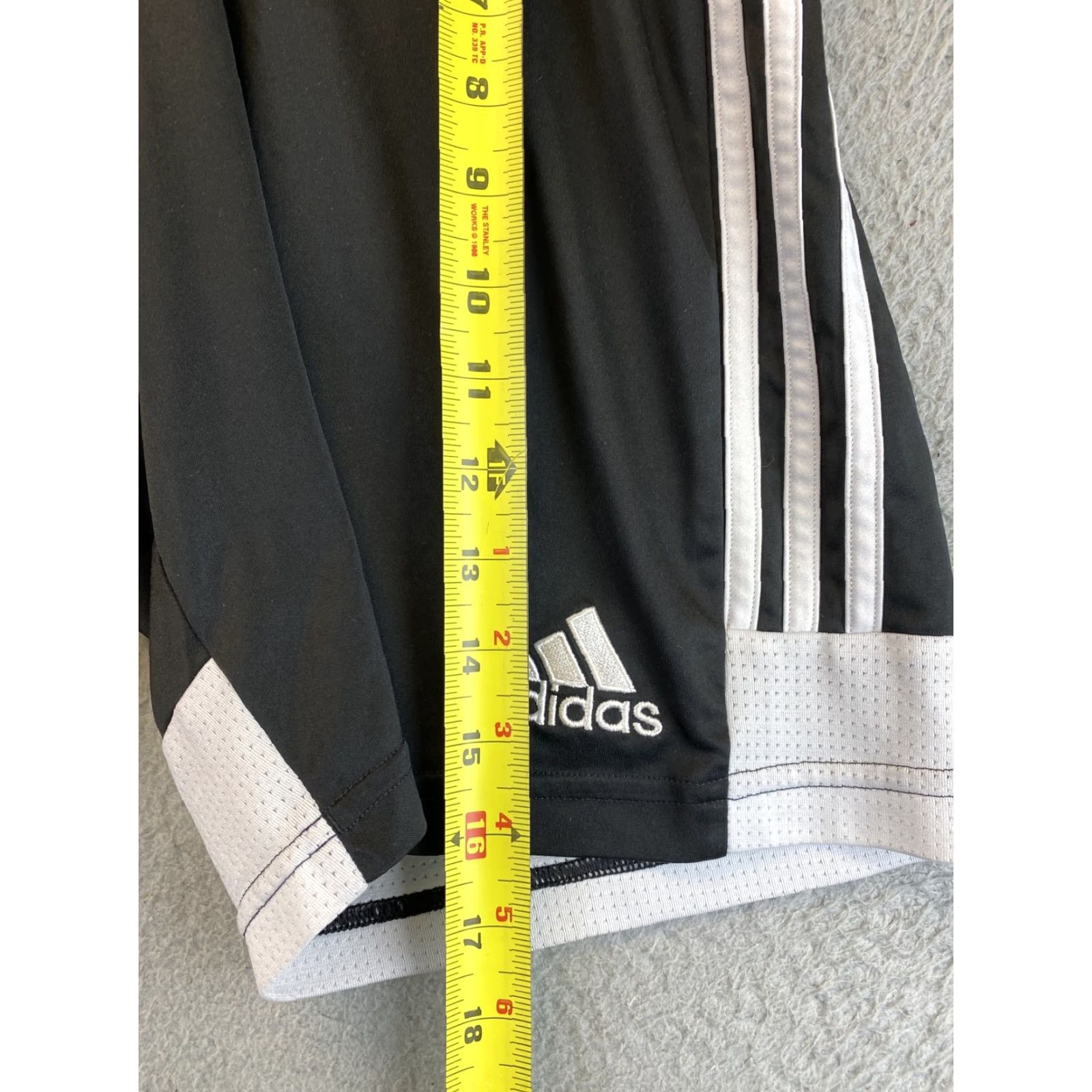 Adidas adidas shorts teens 14-16 M Pull On Elastic Waist Athletic Short Black 94-58 Size US 28 / EU 44 - 5 Thumbnail