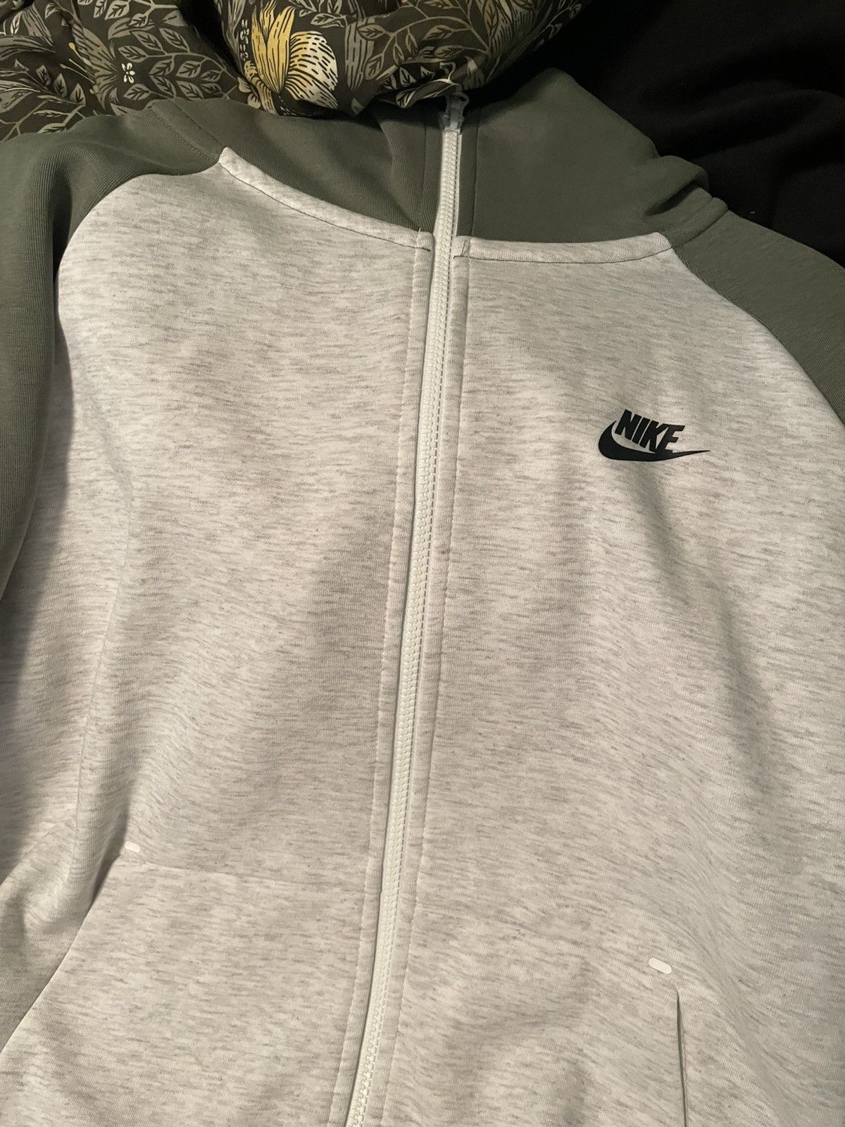 Nike Tech hoodie Size US L / EU 52-54 / 3 - 1 Thumbnail
