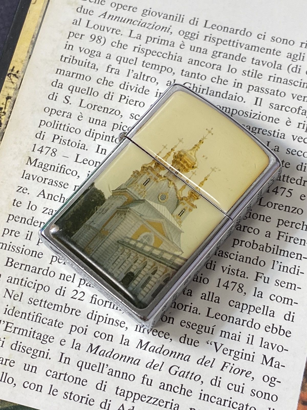 Jewelry Lighter with Cathedral Motif. Vintage. Size ONE SIZE - 3 Thumbnail