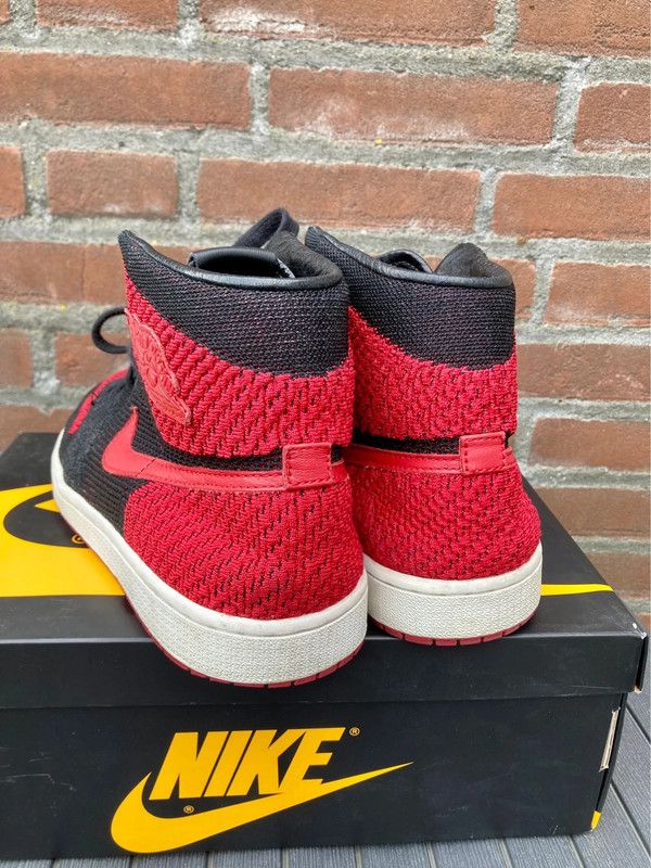 Jordan Brand Bred flyknit air I retro high og 43 Size US 9.5 / EU 42-43 - 3 Thumbnail