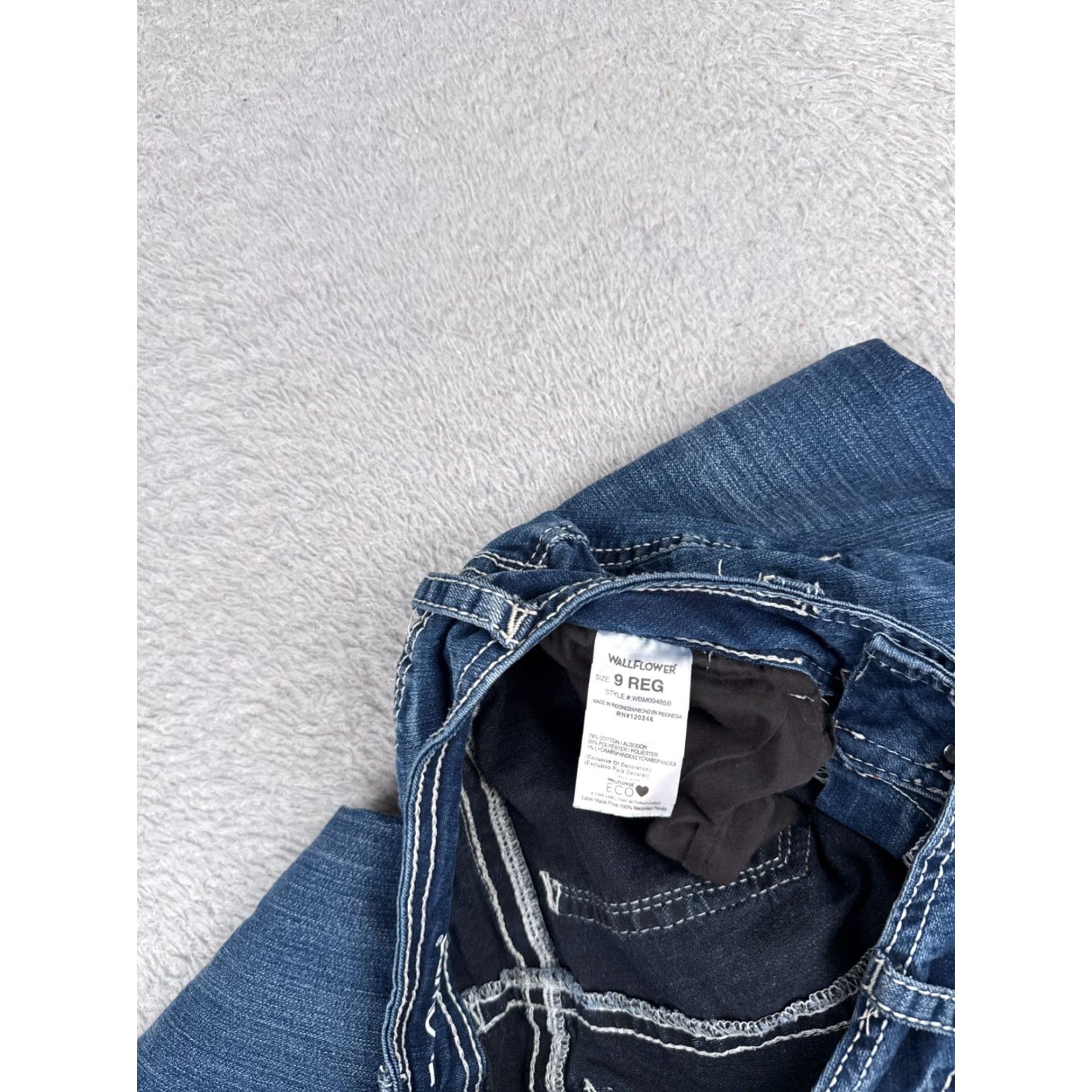 Vintage Wallflower Jeans Juniors 9 Blue Denim Jeans The Luscious Curvy Fit Cotton 28x30 Bootcut Stretch Womens Size 30" / US 8 / IT 44 - 7 Thumbnail