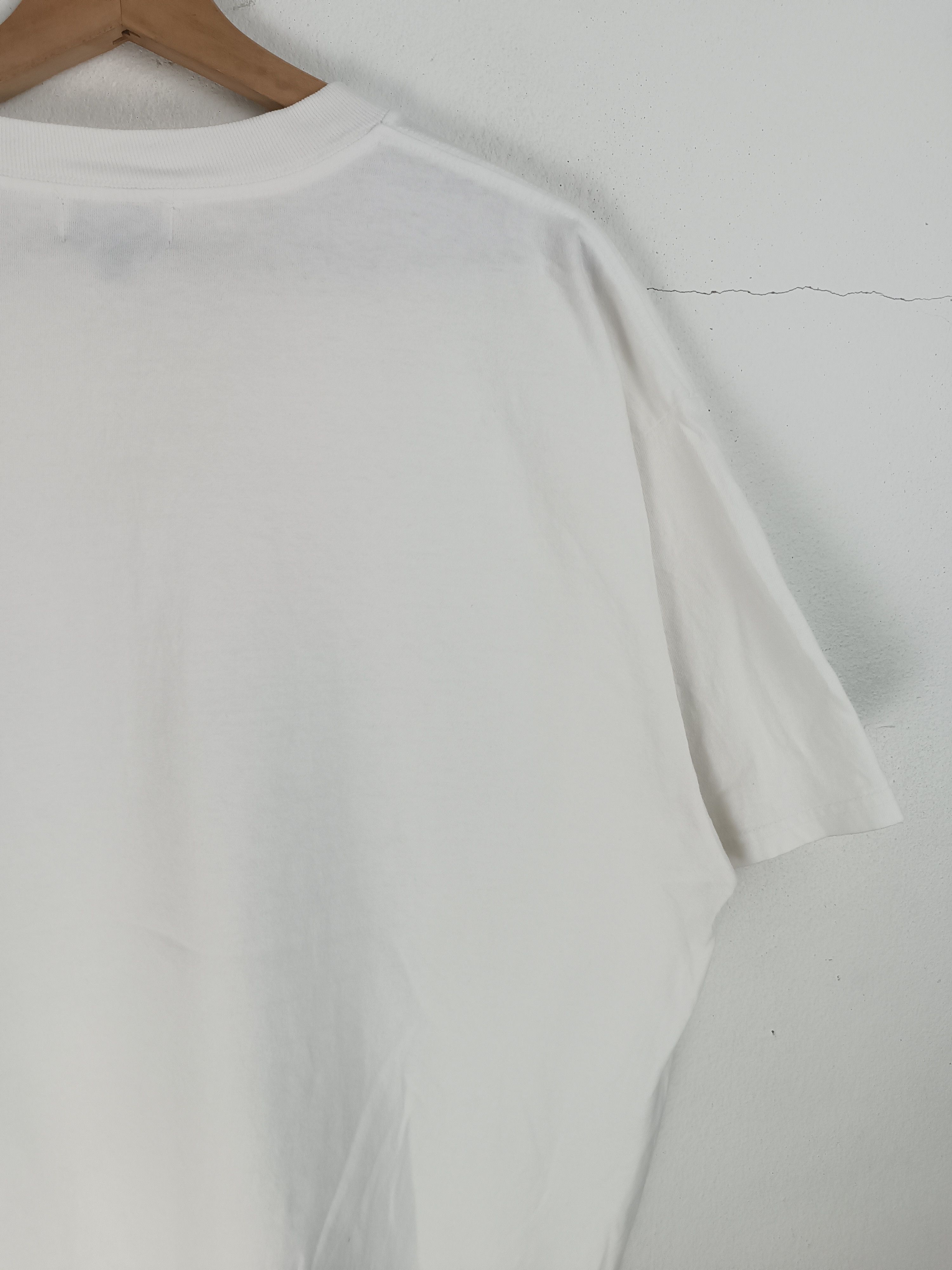 Other VINTAGE CHINATOWN MARKET BEWARE HOUND TEE VERY RARE R2 Size US XL / EU 56 / 4 - 15 Thumbnail
