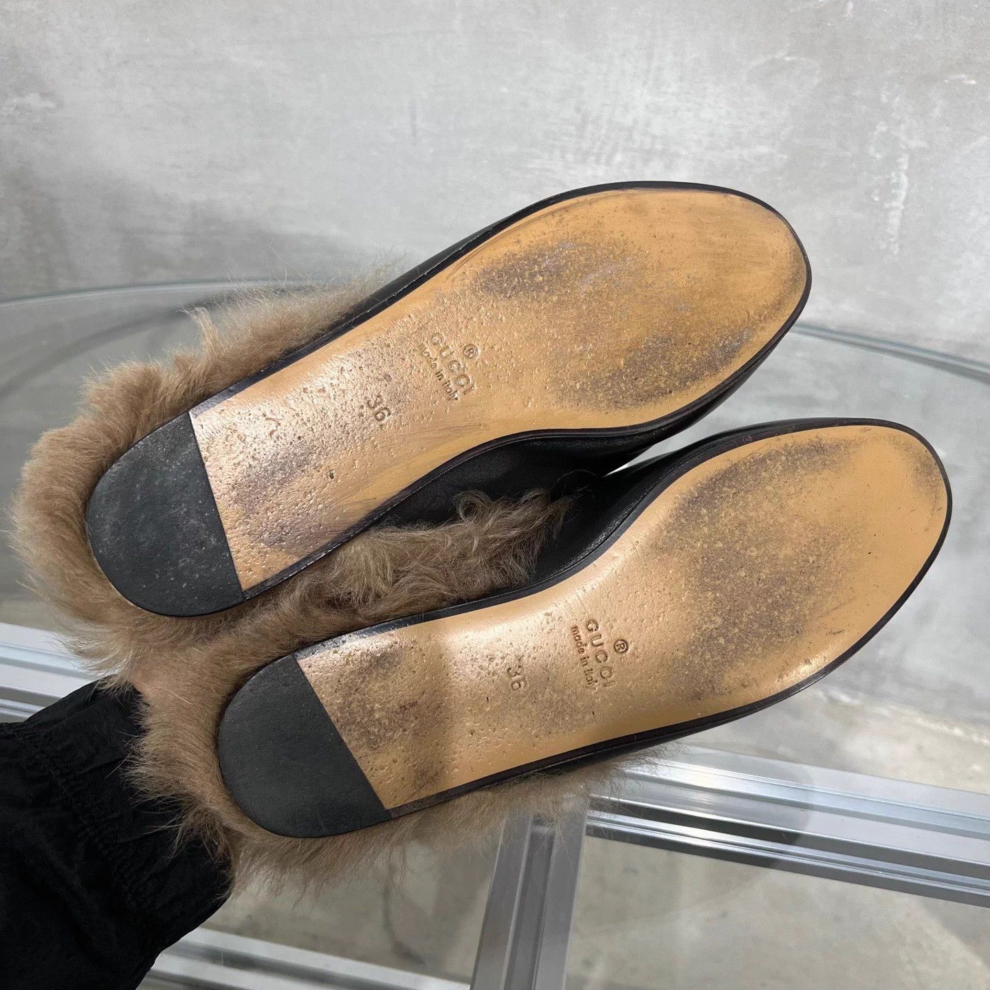 Gucci Gucci fur slippers black size 36 Size US 5 / IT 35 - 7 Thumbnail