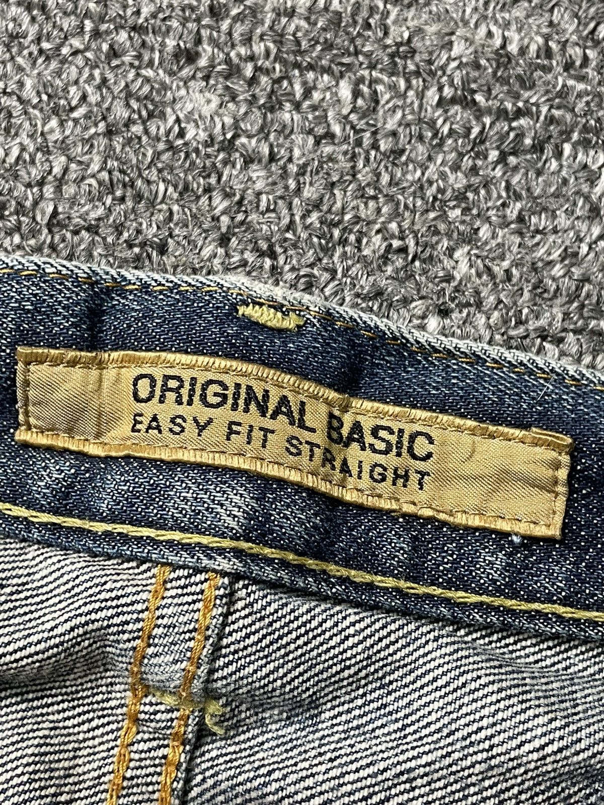 Japanese Brand × Uniqlo × Vintage Uniqlo Original Basic Easy Fit Straight Cut Jeans (134) Size US 33 - 8 Thumbnail