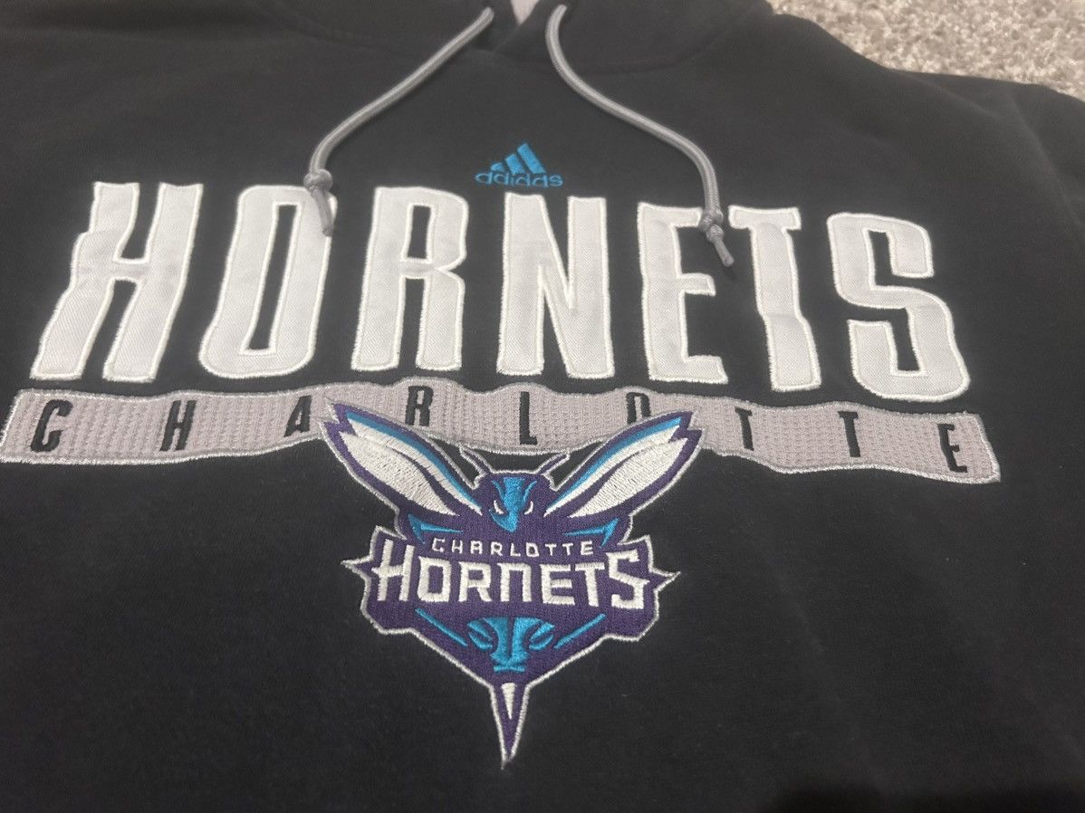 Adidas Charlotte Hornets basketball y2k adidas hoodie medium Size US M / EU 48-50 / 2 - 3 Thumbnail