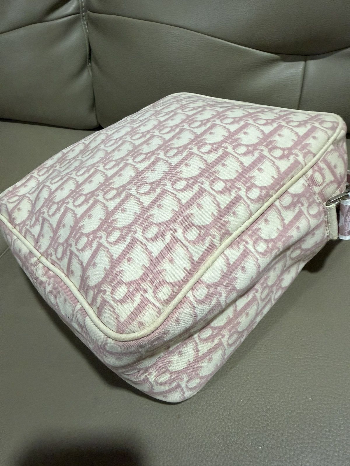 Dior Authentic Christian Dior Trotter Flower Applique Bag Size ONE SIZE - 9 Thumbnail