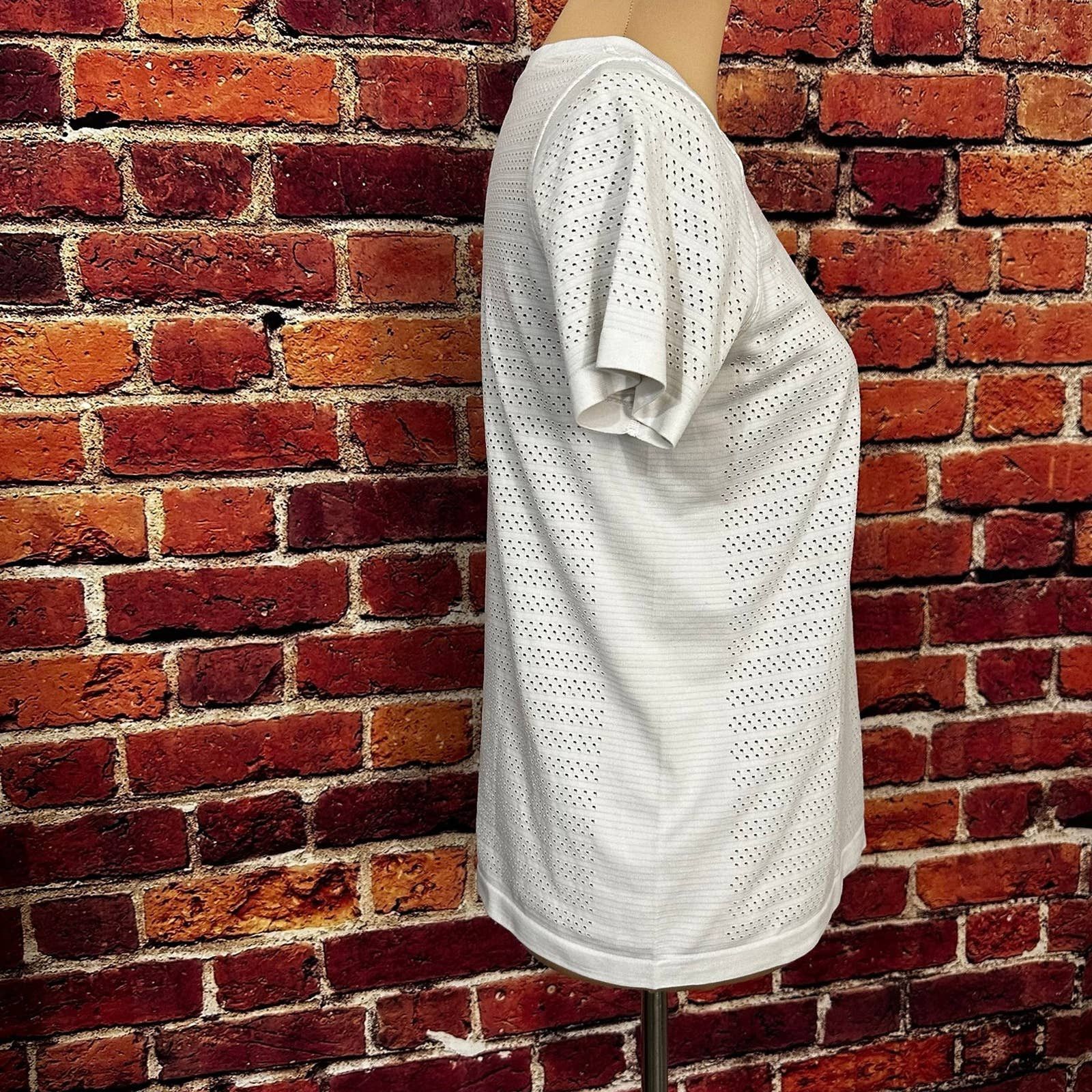Lululemon Lululemon tee size 10 Size M / US 6-8 / IT 42-44 - 6 Thumbnail
