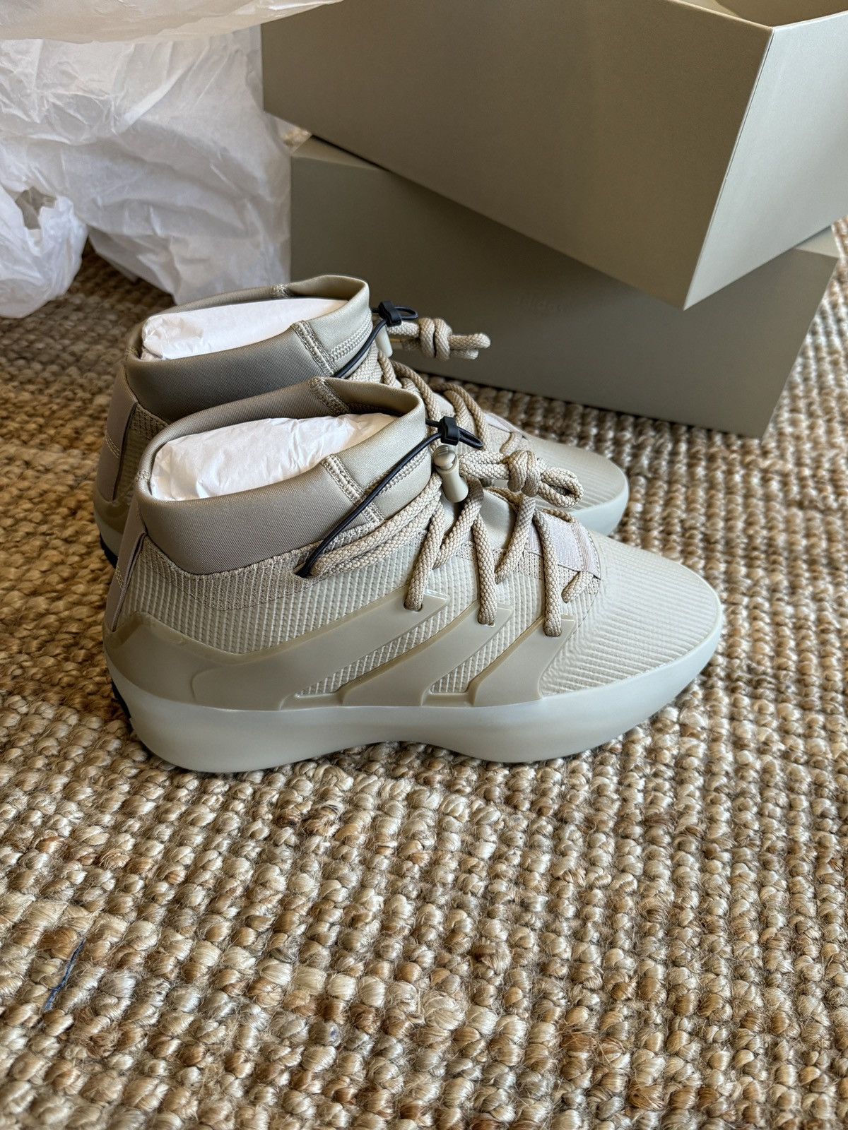 Fear of God ATHLETICS I BASKETBALL Sneaker Sold Out Clay