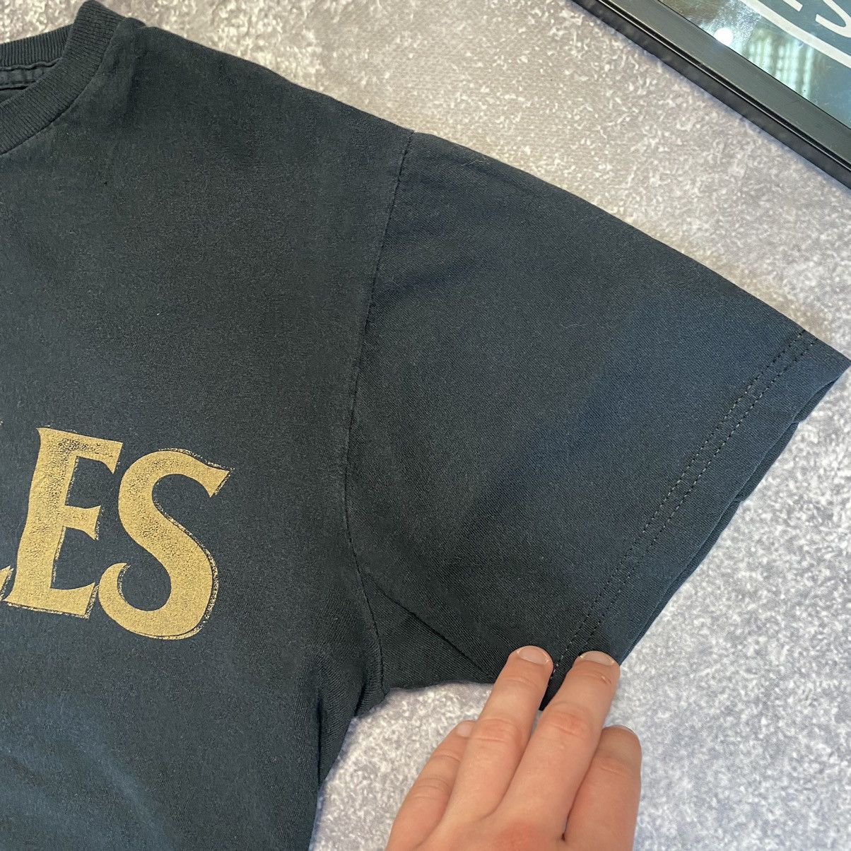 Band Tees Vintage The Beatles 2005 big logo rock band tee Size US M / EU 48-50 / 2 - 6 Thumbnail