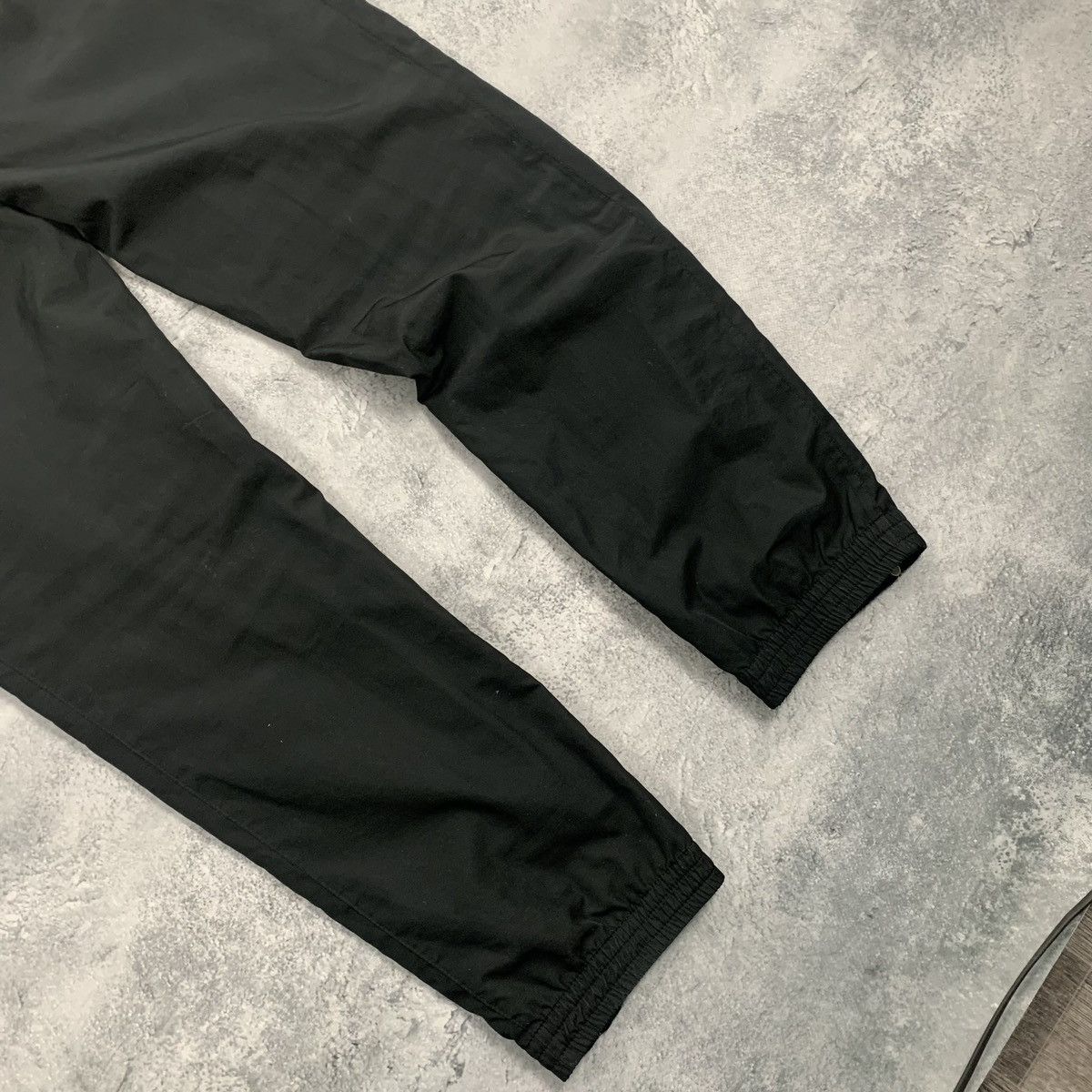 Nike Vintage Y2K Nike Nylon Sweatpants Black Joggers Swoosh Logo Size US 34 / EU 50 - 8 Thumbnail