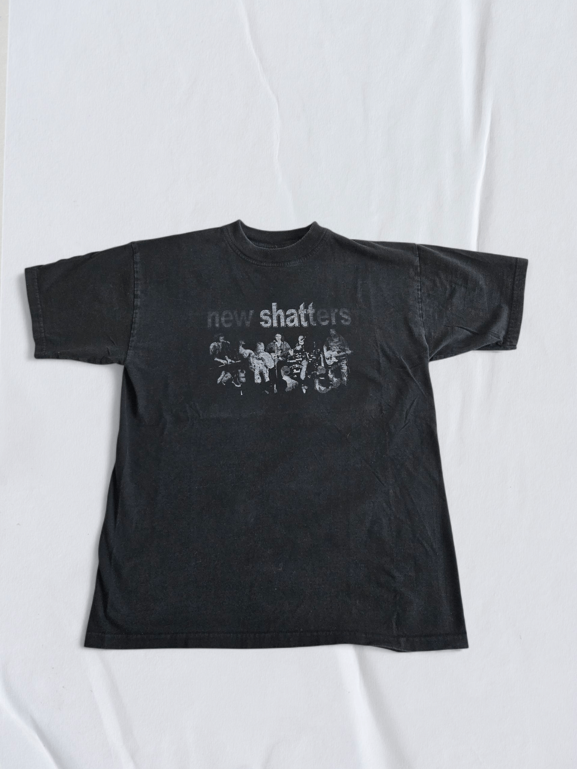 Band Tees Vintage band tees New shatters American tour Size US M / EU 48-50 / 2 - 2 Thumbnail