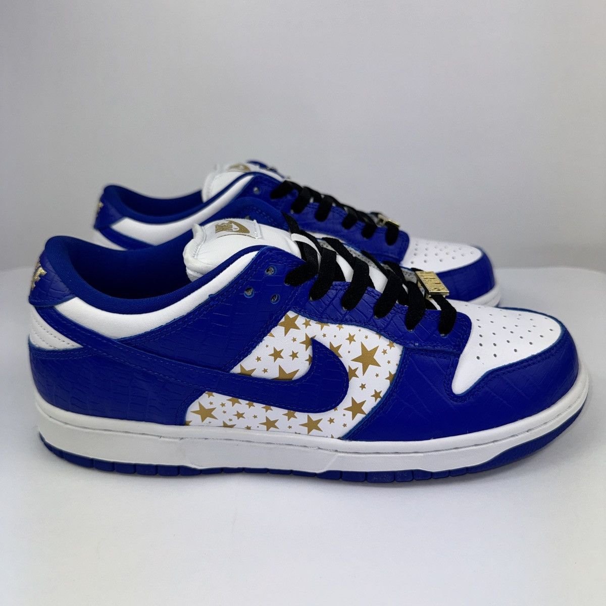 Nike × Supreme NIKE SB DUNK LOW OG QS STARS HYPER ROYAL 2021 Size US 9.5 / EU 42-43 - 1 Thumbnail