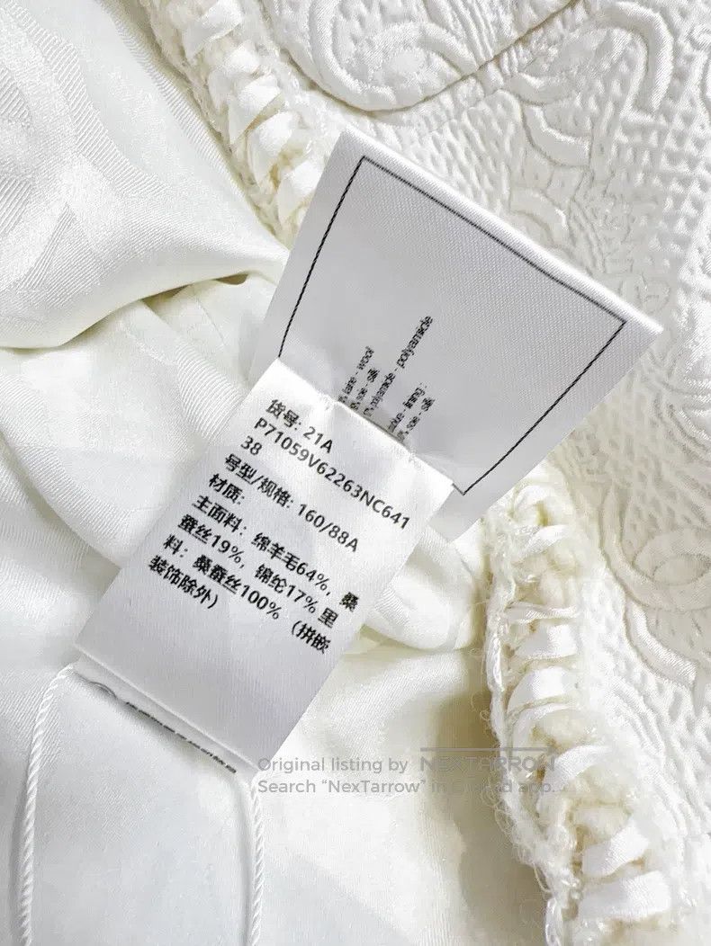 Chanel Chanel 21A Castle Series White Moonlight Relief Logo Four- Size XS / US 0-2 / IT 36-38 - 5 Thumbnail