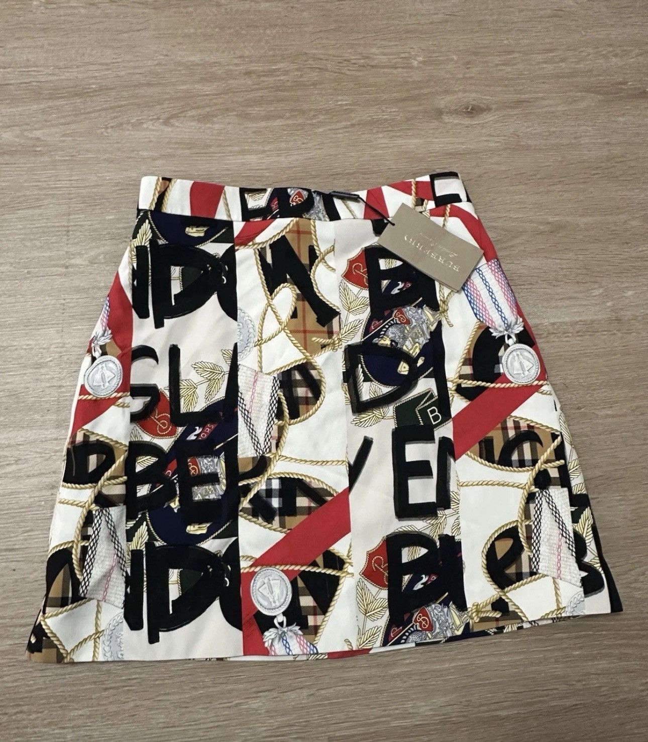 Burberry BURBERRY Graffiti archive skarf panel print wool mini skirt Size 30" / US 8 / IT 44 - 2 Thumbnail