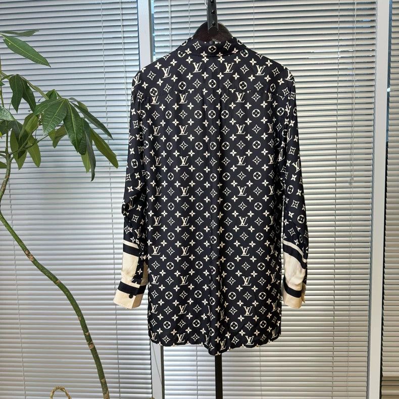 Louis Vuitton Louis Vuitton Full print silk shirt Size XXS / US 00 / IT 34 - 5 Thumbnail