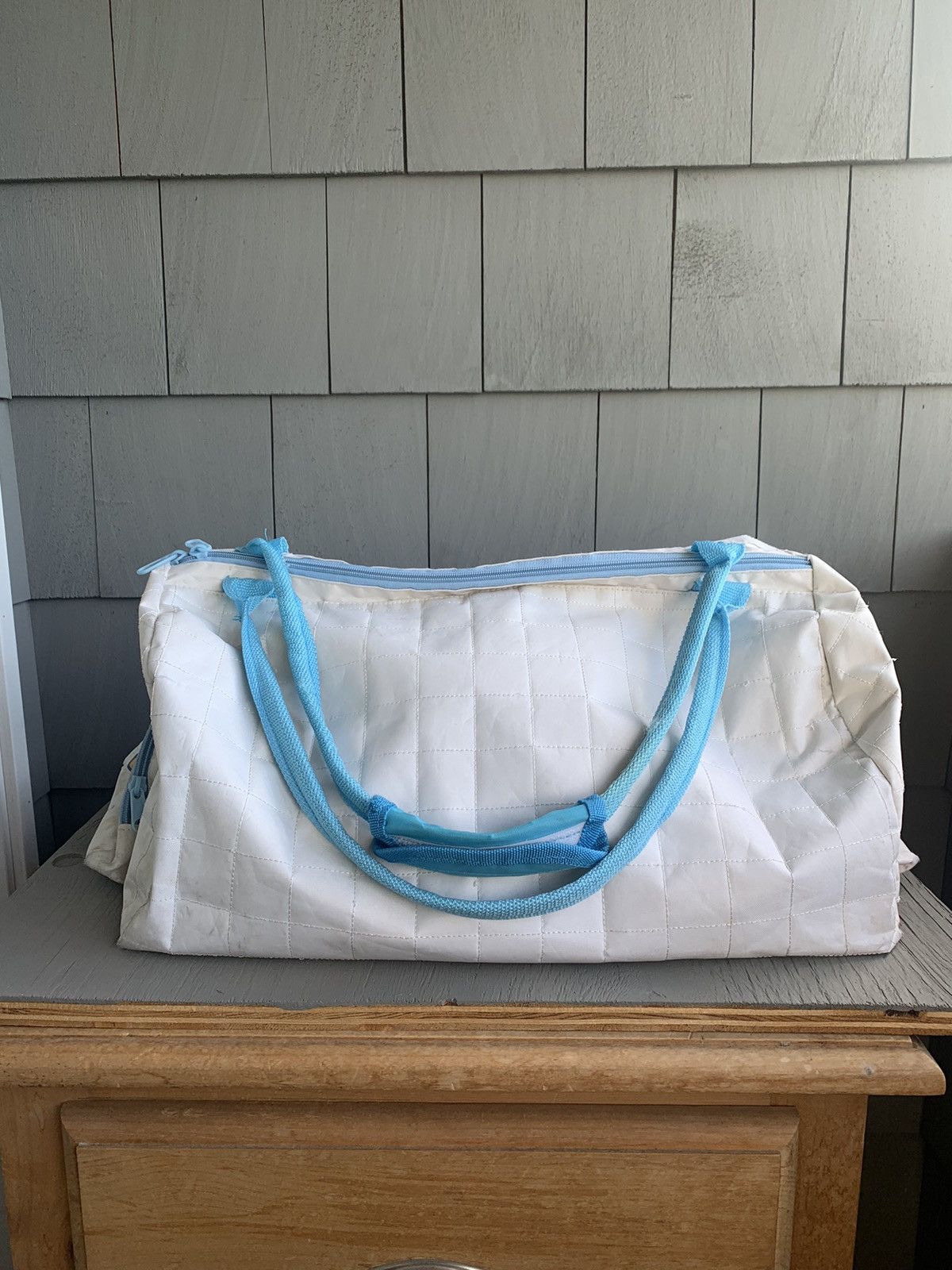 Disney × Vintage 2000s Club Penguin Duffle Bag Y2K Vintage Club Penguin Igloo Size ONE SIZE - 3 Thumbnail