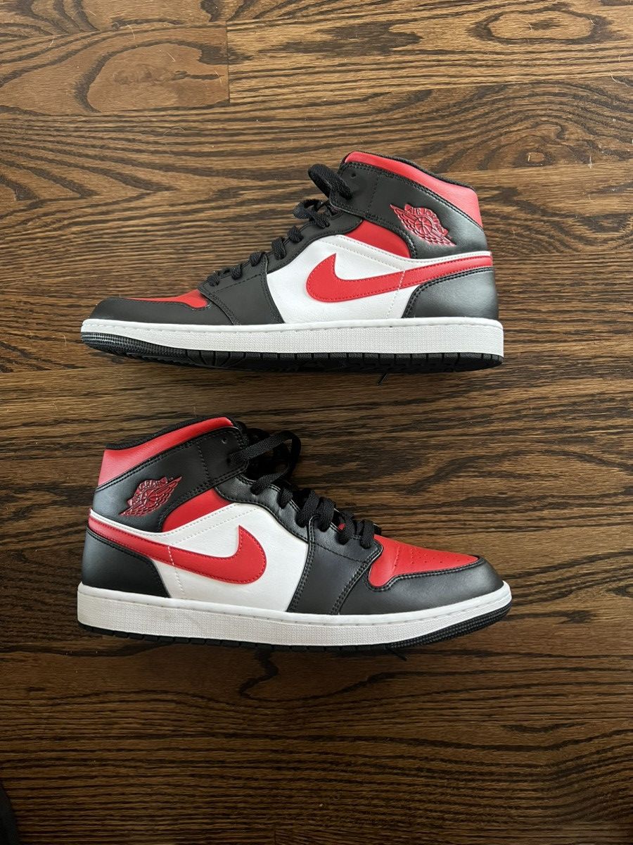 Jordan Brand Air Jordan retro 1s Size US 13 / EU 46 - 4 Thumbnail