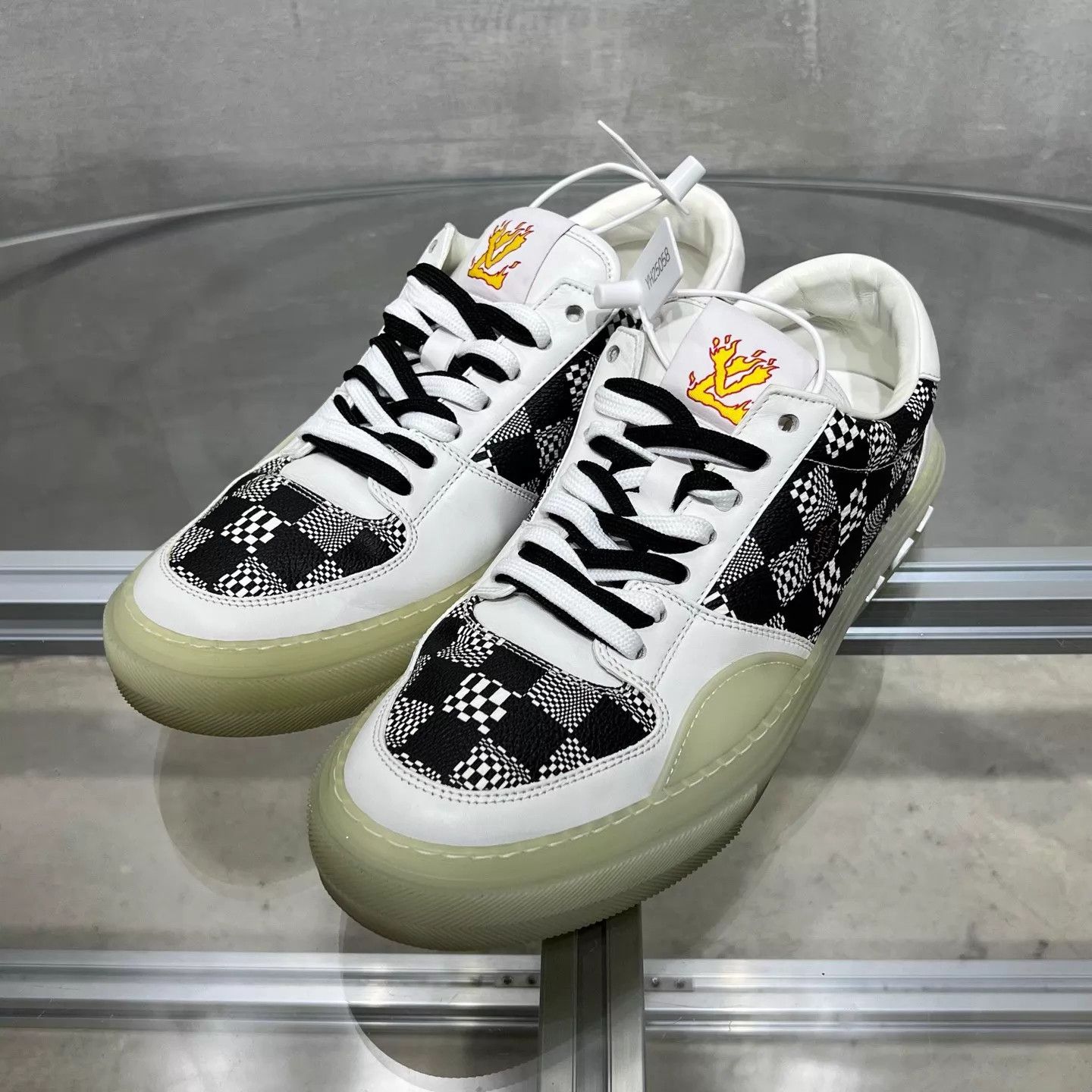 Louis Vuitton LV Damier Black & White UK7 Sneaker Size US 8 / EU 41 - 2 Thumbnail