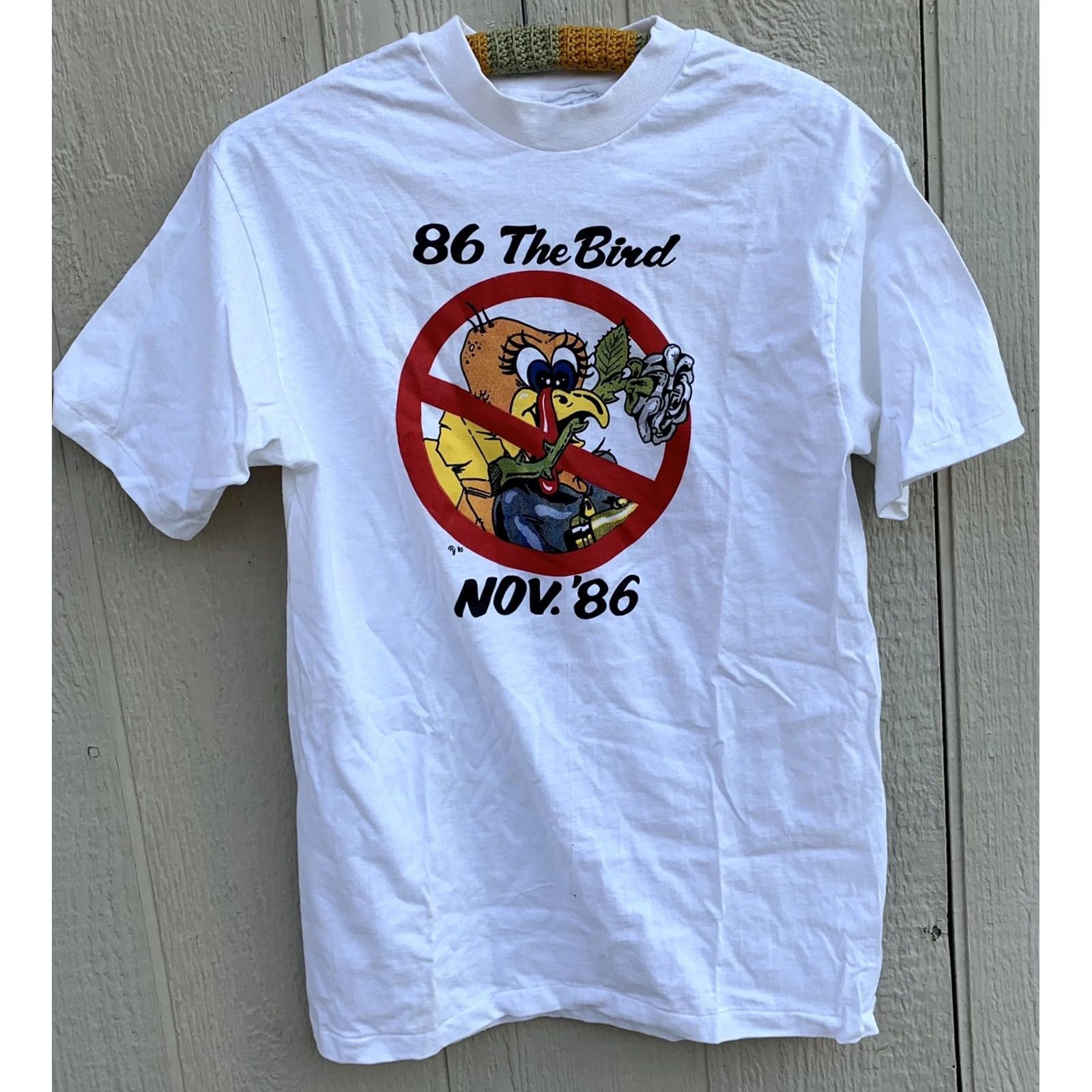 Hanes VINTAGE Hanes 86 The Bird Nov. ‘86 LET ‘EM GO! VICTIM CRIMINAL T Shirt M White 100% Cotton Short Sleeve Graphic Tee Mens Vintage 1980s Size US M / EU 48-50 / 2 - 2 Thumbnail