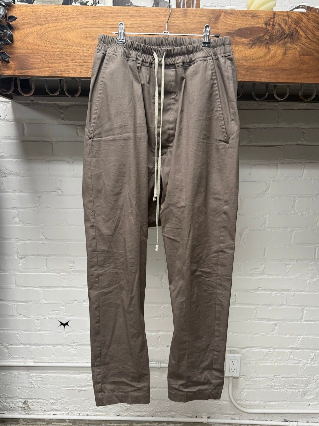Rick Owens AW2022 Rick Owens ‘Strobe’ Dust Brown Drawstring Berlin Pants Size US 30 / EU 46 - 1 Thumbnail