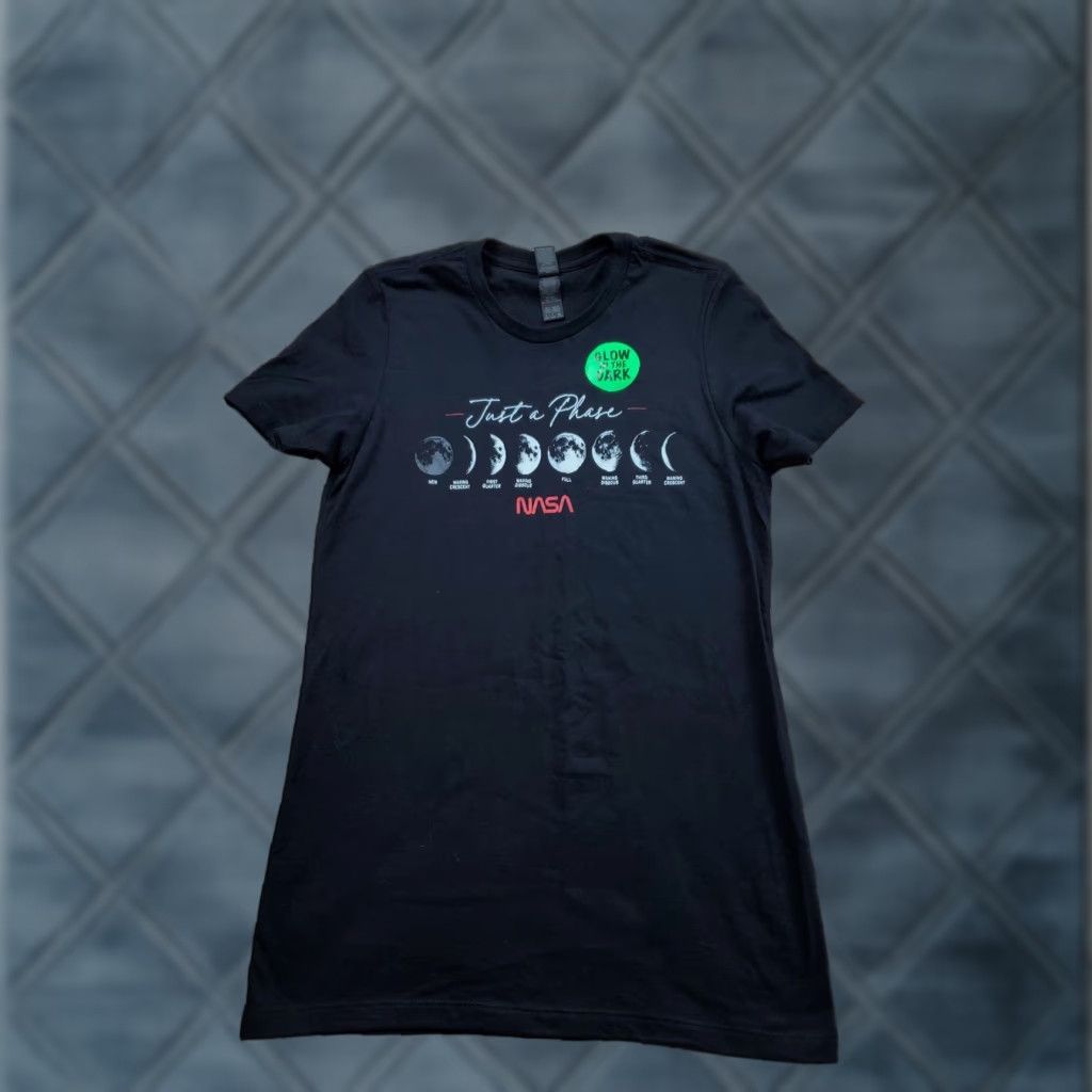 Gildan NASA T Shirt Womens Small Black Glow in the Dark Moon Phase Space Graphic Crew Neck Short Sleeve T-Shirt Size S / US 4 / IT 40 - 1 Thumbnail