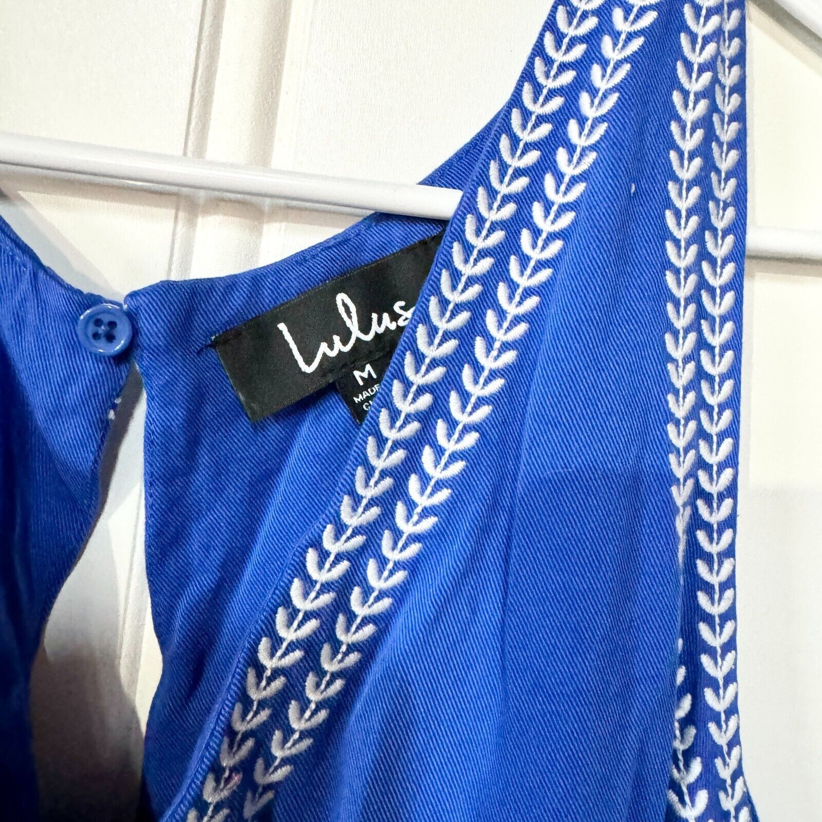 Other Lulus Dress Medium Sleeveless Mini Deep V Embroider TrimBlue Size M / US 6-8 / IT 42-44 - 2 Thumbnail
