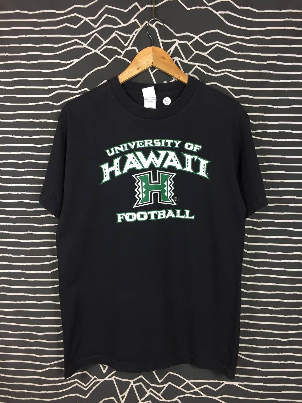 Vintage Vtg Y2K University Of Hawaii Football Big Logo Spell Out Tee Size US M / EU 48-50 / 2 - 2 Thumbnail