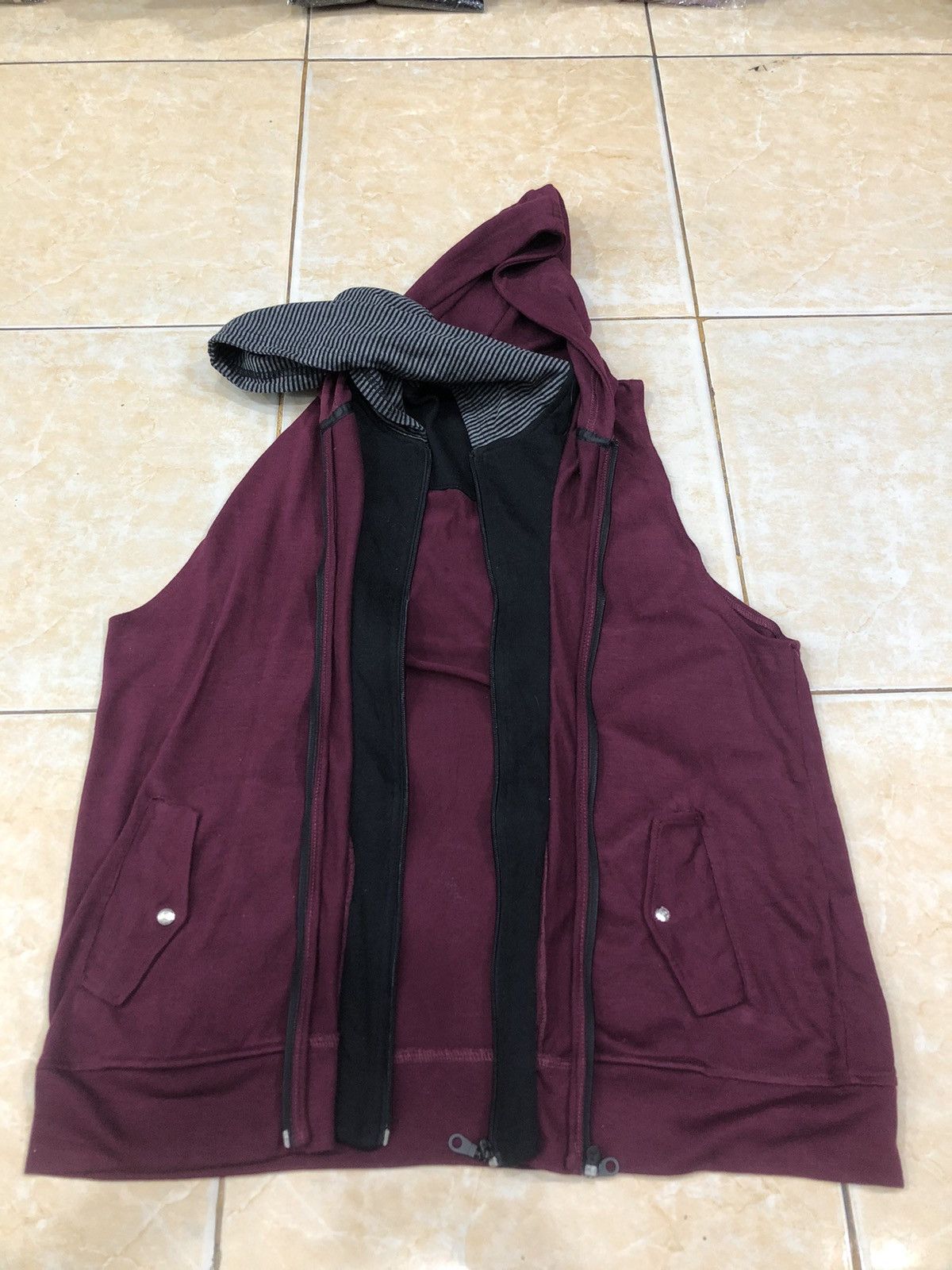 If Six Was Nine Mind Games Double zipper and hooded sleeveless Size US XL / EU 56 / 4 - 3 Thumbnail