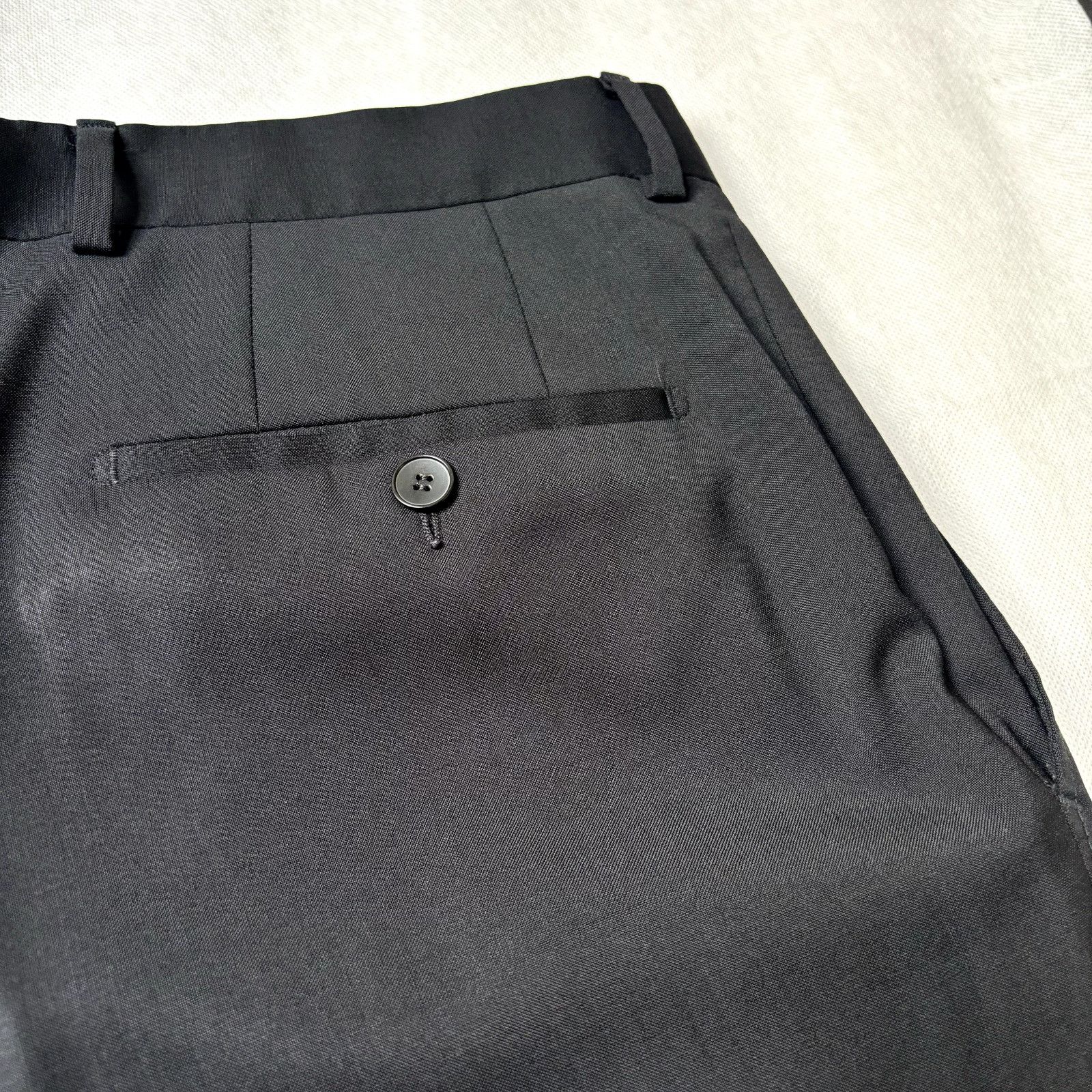 Hugo Boss Hugo Boss Men's Black Dress Pants Size 35R Virgin Wool Pleat Size 34R - 10 Thumbnail