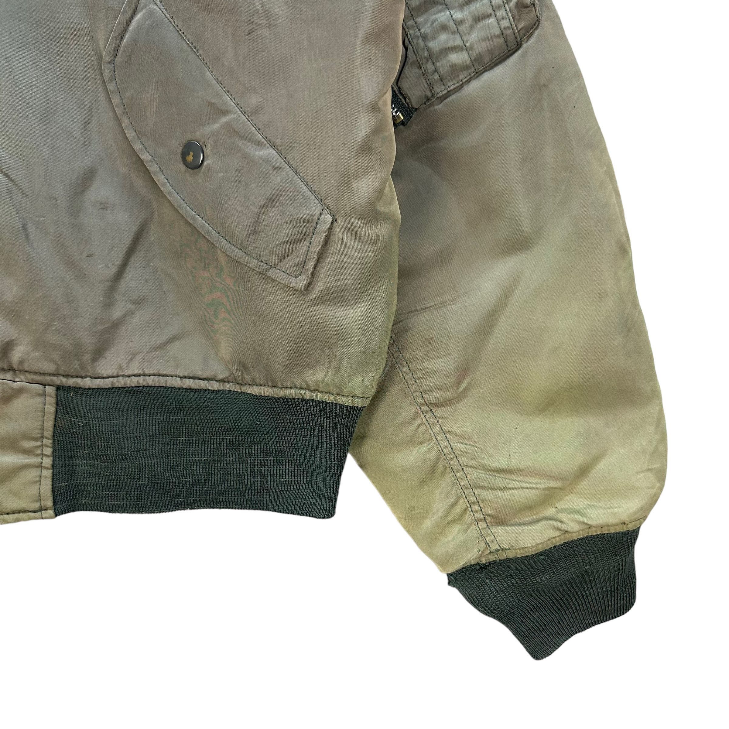 Vintage TRASHED🔥 WORLD RESORT CLUB AMERICAN CASUAL BOMBER #7838-181 Size US L / EU 52-54 / 3 - 9 Thumbnail