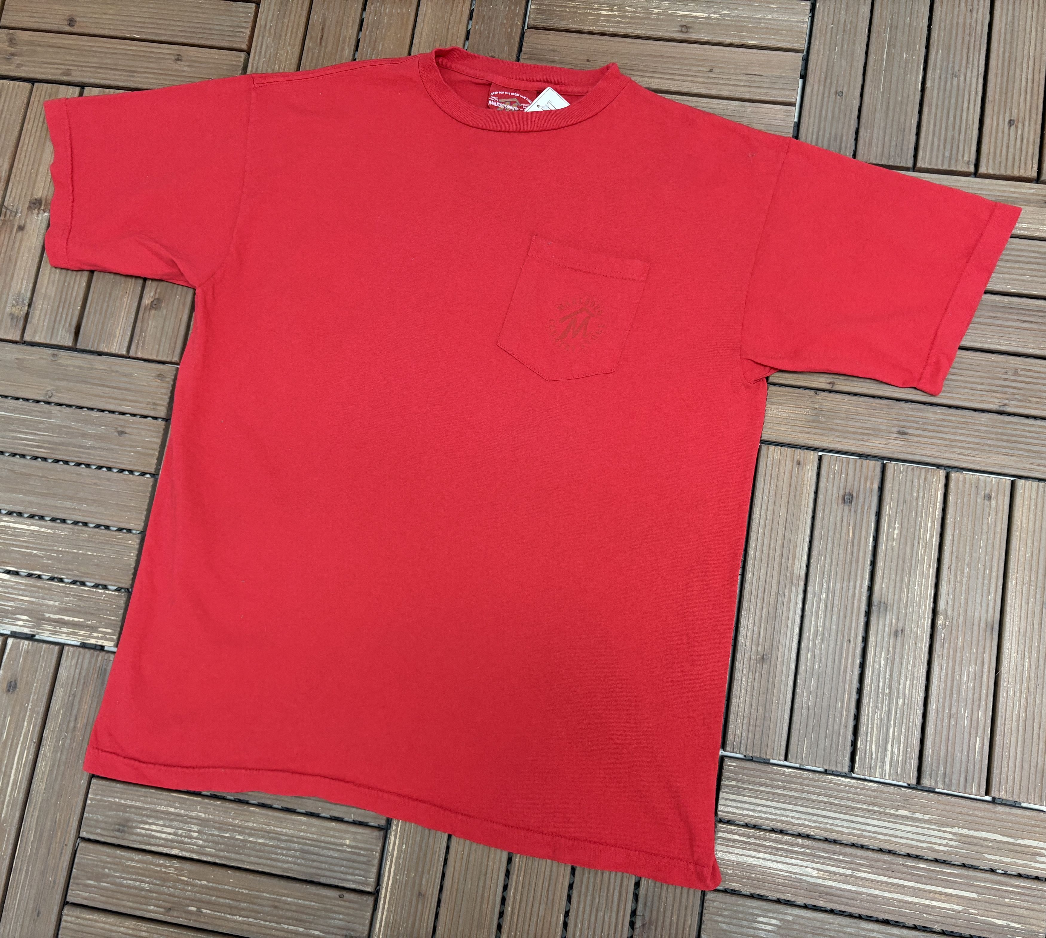 Marlboro × Vintage Marlboro Country Store Cigarettes Vintage Red T-Shirt Tee Size US XL / EU 56 / 4 - 3 Thumbnail