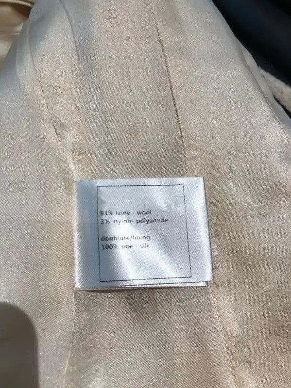Chanel Chanel Beige Wool Blend Jacket with Black Trim . Size M / US 6-8 / IT 42-44 - 9 Thumbnail