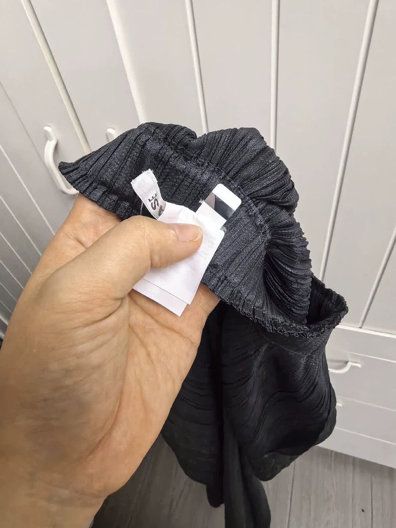 Issey Miyake Issey Miyake size:5 Grey pretzel skirt Size 31" - 5 Thumbnail